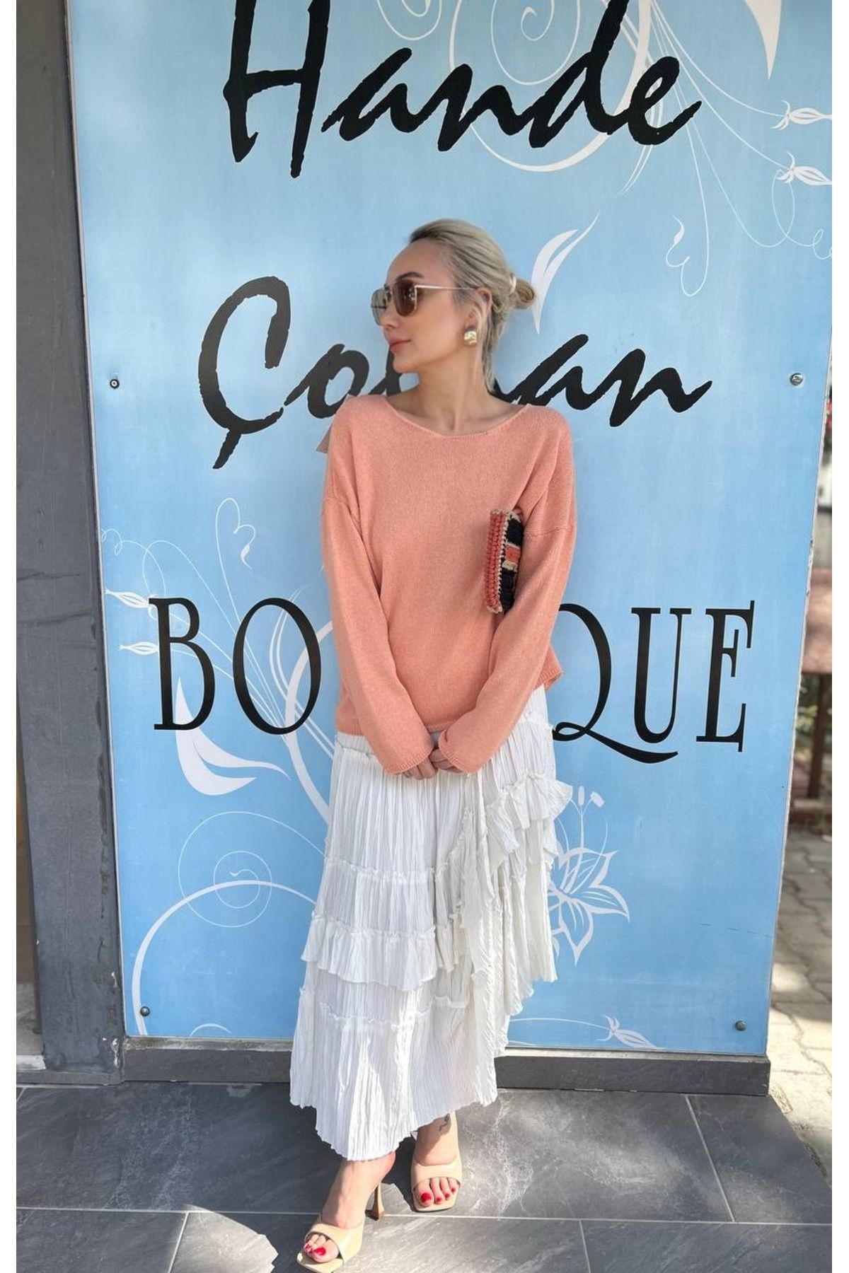 HANDE ÇOLPAN Ekru Fırfırlı Uzun Etek
