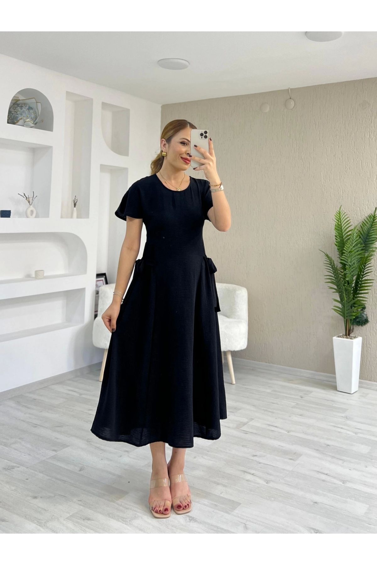 İrka Moda Yan Bağlama Detay Ayrobin Elbise Siyah