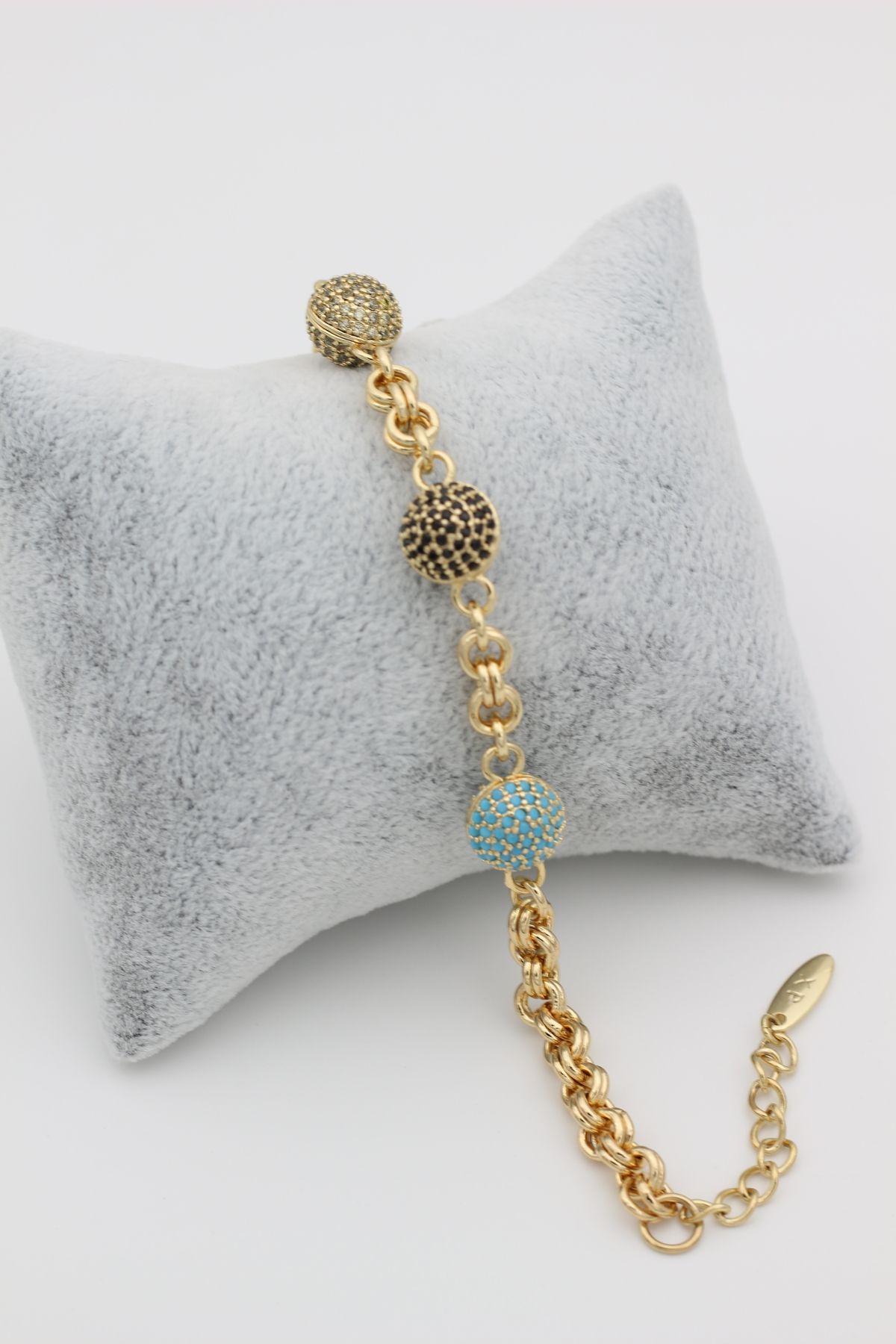 XUPING JEWELRY STİL İNCİSİ/XUPING JEWELRY ÜÇ RENKLİ YUVARLAK ZİRKON TAŞLI BİLEKLİK