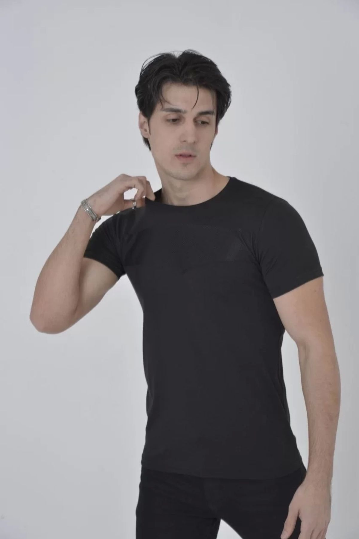 MODA Unisex Göğüs File Aksesuarlı T-shirt - Siyah