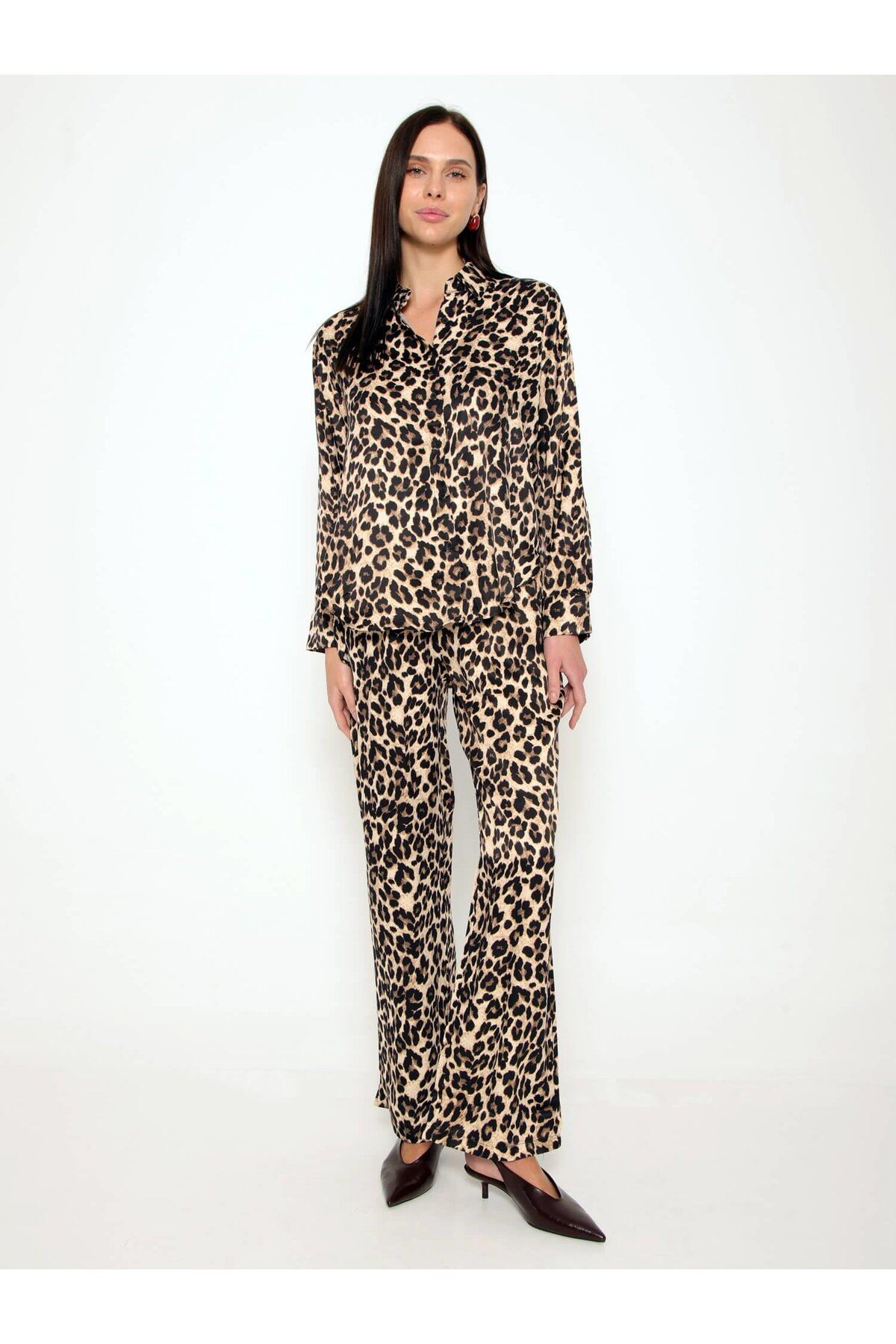 Coral Leopar Desenli Gömlek Pantolon Takım Leopar