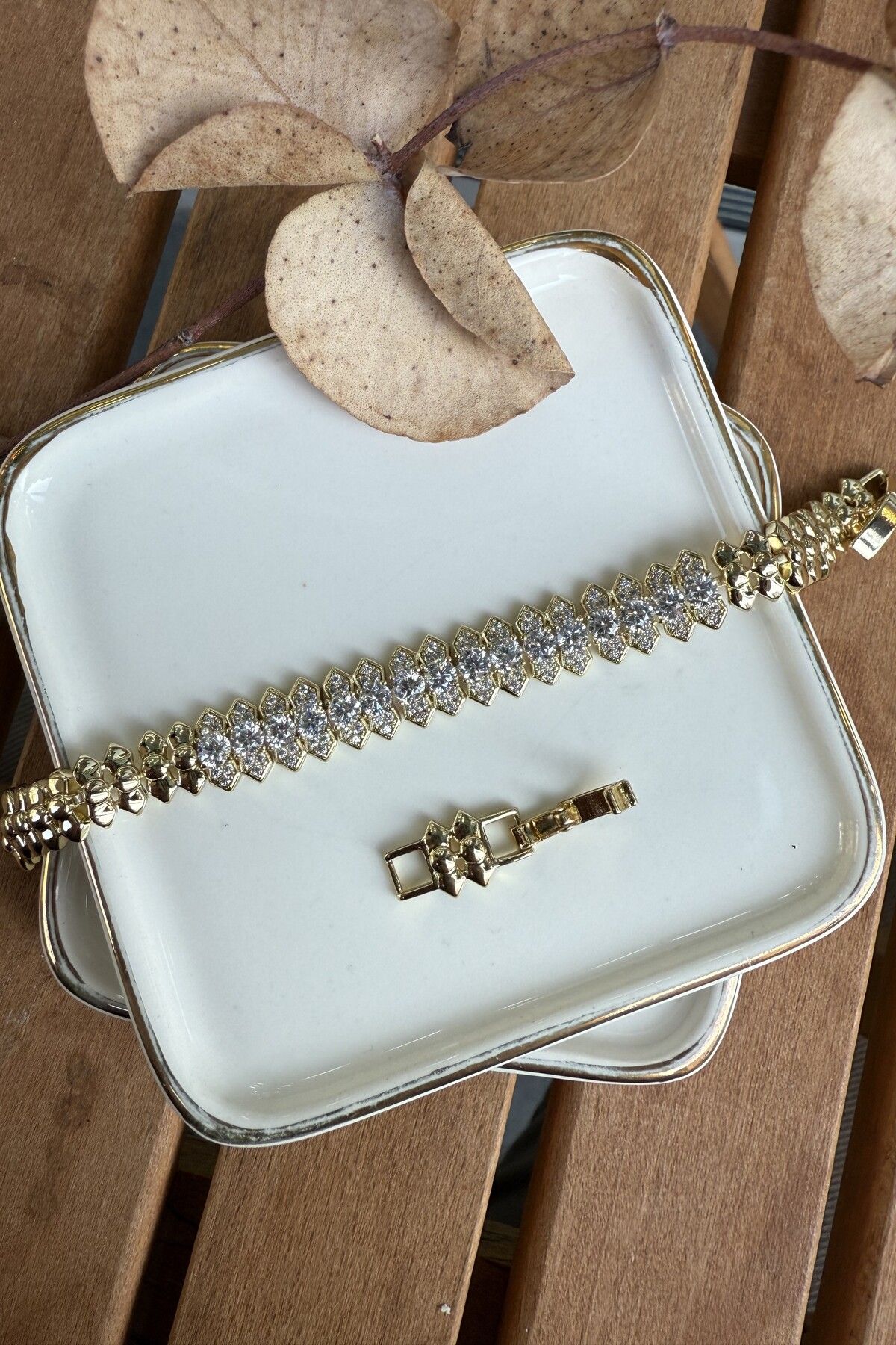 AURA ATELIER Çelik Üçgen Çıkıntılı Ortası Taşlı Bileklik 17+2cm