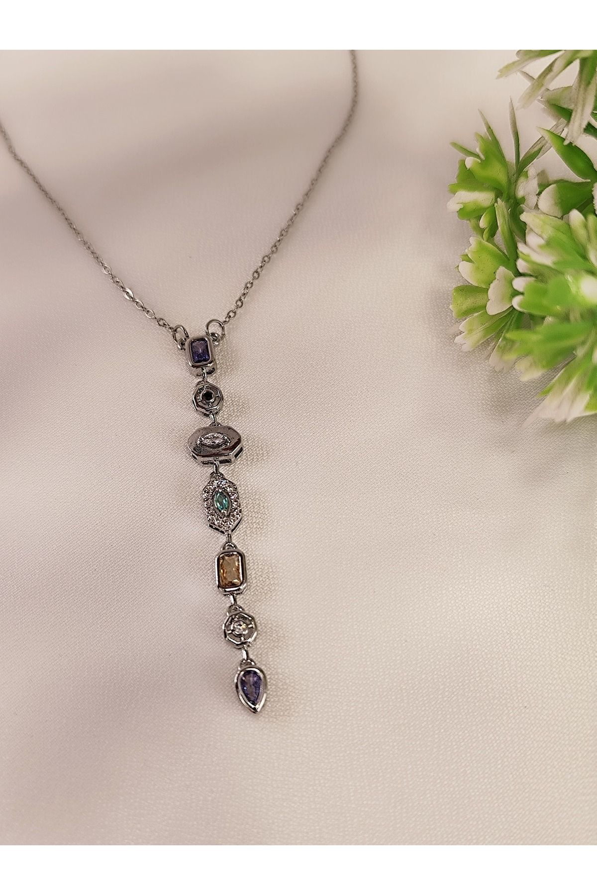Grace Design Çok renkli taşlı gümüş renk kadın kolye