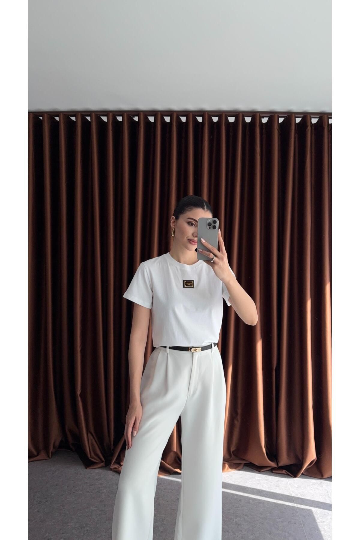 HAZELANNA Metal Detaylı Beyaz Tshirt