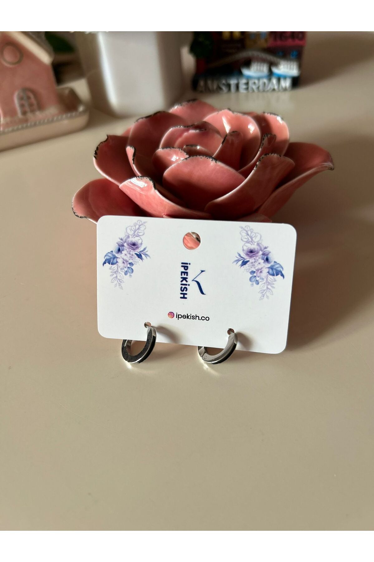 Cheecky Chic Silver Renk, Çelik, İpekish Halka Küpe – Sade ve Modern Tasarım, Zarif Klips Kapama Detayı
