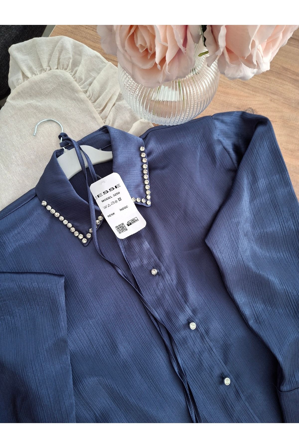 Butik Lacivert yaka detay düğmeli bağılcıklı tunik