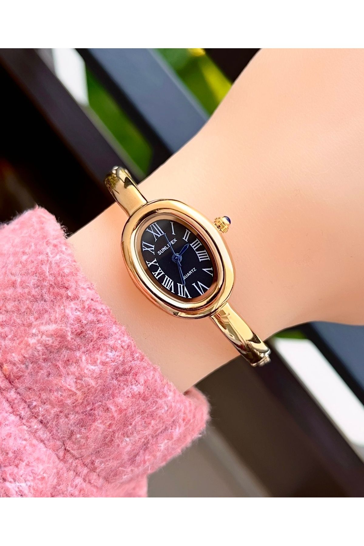 Weluxa Kararma Yapmaz Ipc Kaplama Kelepçeli Kadın Kol Saati ( İnce Bilekler İçin ) Bilek Çapı 52 mm