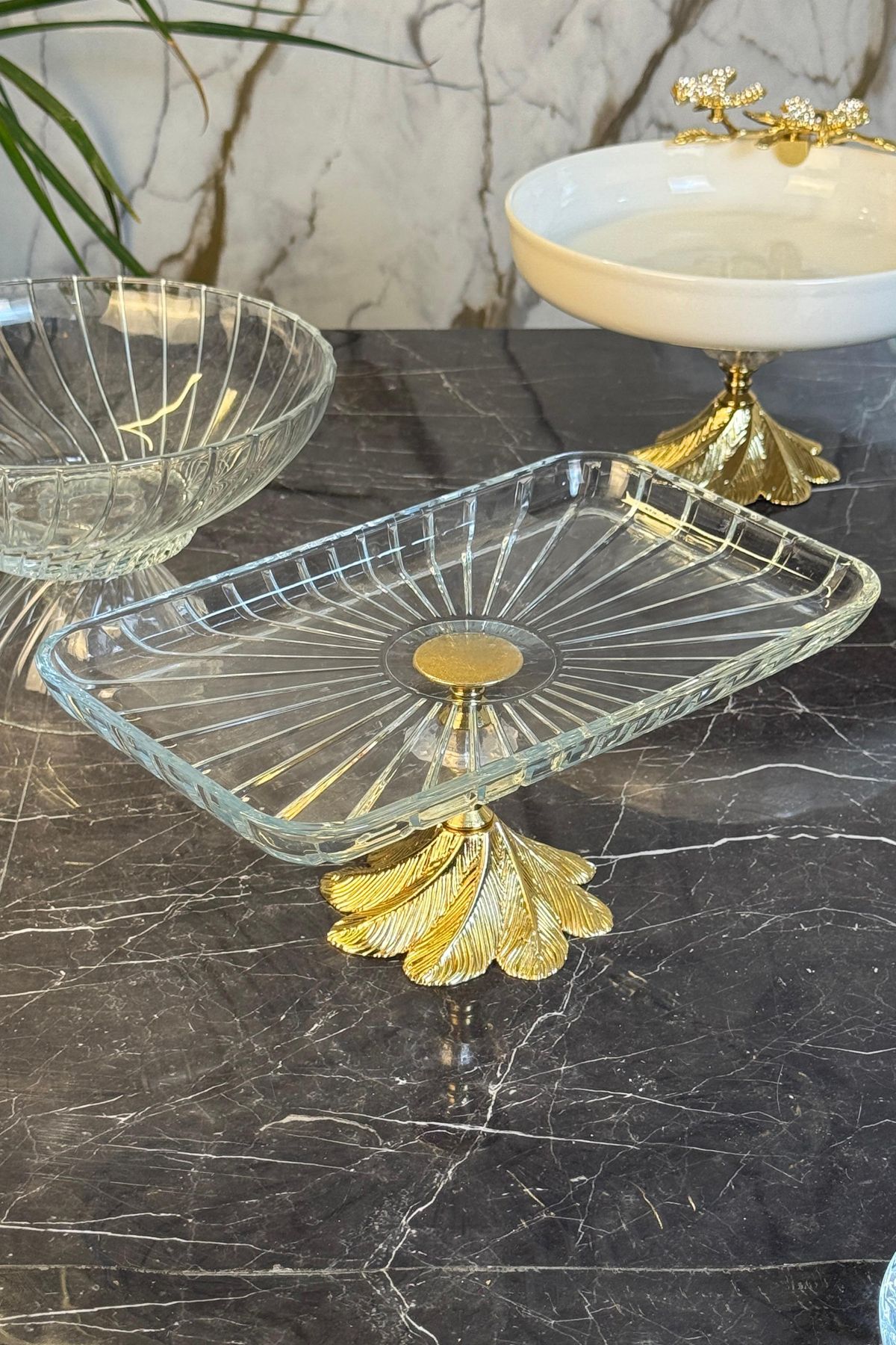 MAY HOME Elegant Dikdörtgen Gold Ayaklı Cam Sunumuluk & Meyve Kurabiye Kek Tabağı