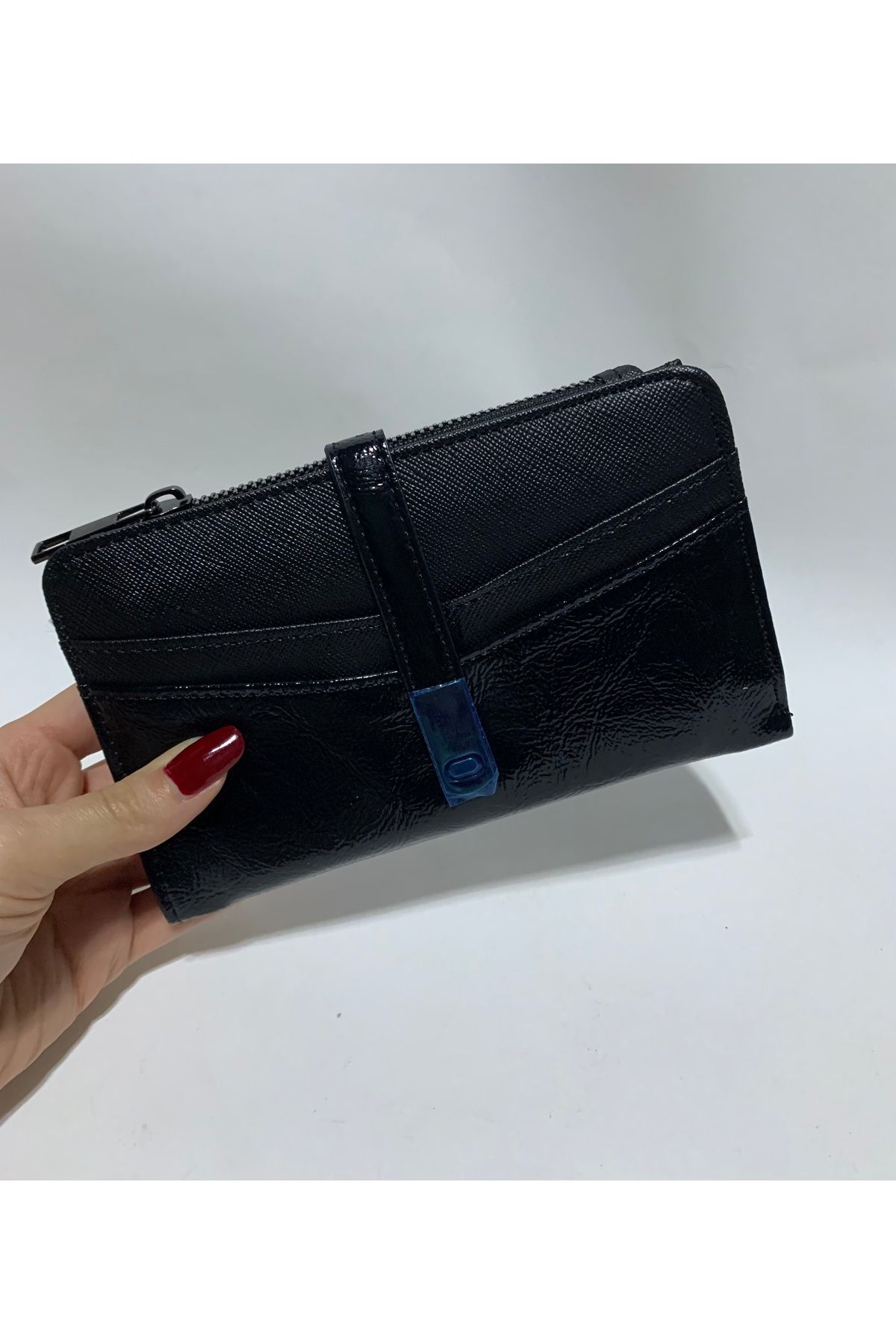 abnturk Siyah Renkli Fermuarlı Ve Manyetik Çıtçıtlı Kağıt Para Bölmeli Şık Tasarımlı Kadın Cüzdan 16x10cm