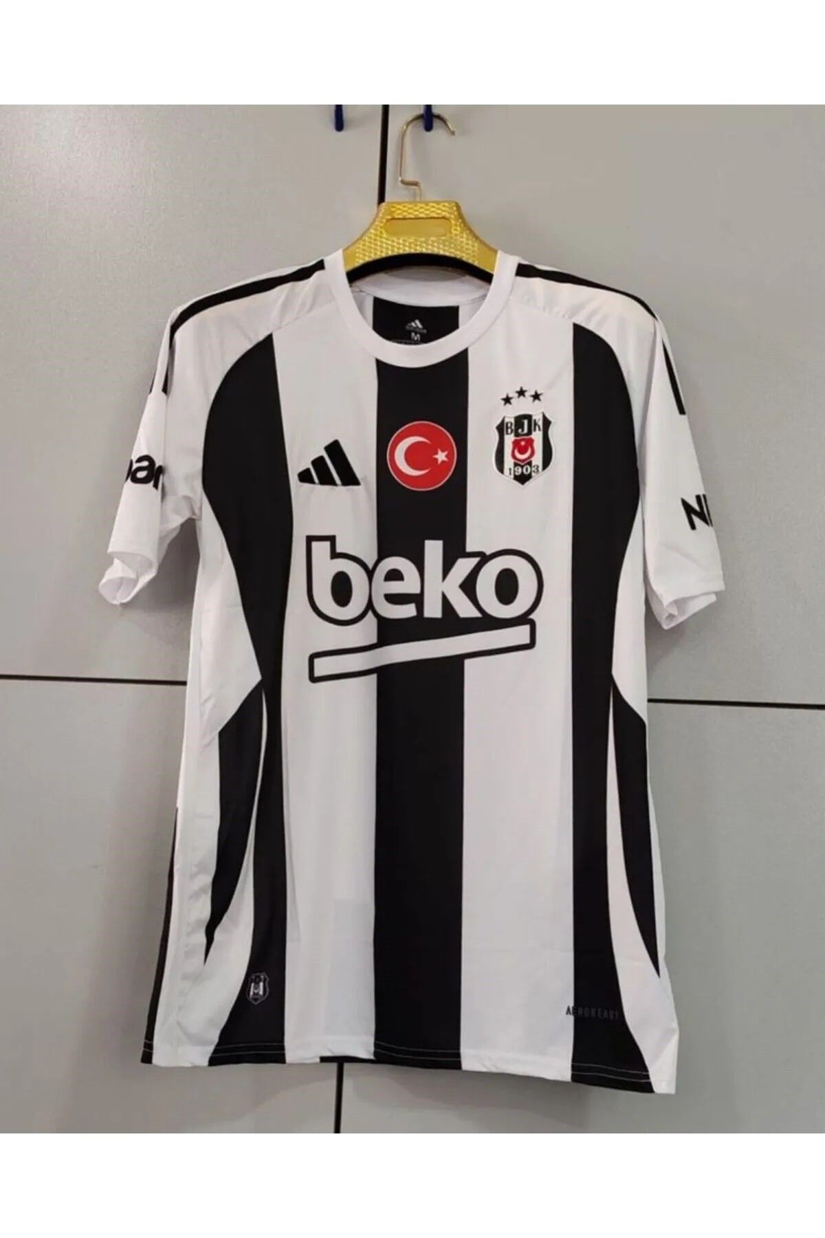 yenteks Beşiktaş. İç saha Çubuklu Yeni Sezon Kısa Kol Yetişkin Forma