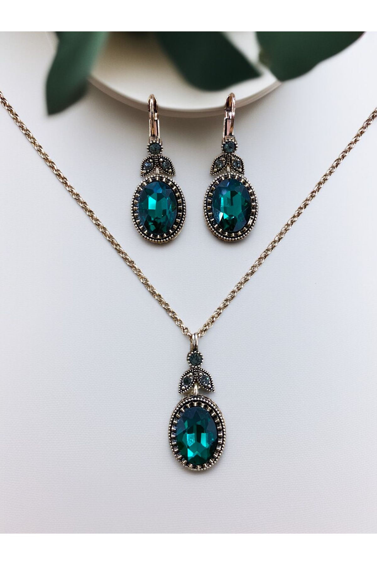 FAYRA ACCESSORIES Kristal Taşlı Oval Kesim Kolye ve Küpe Seti