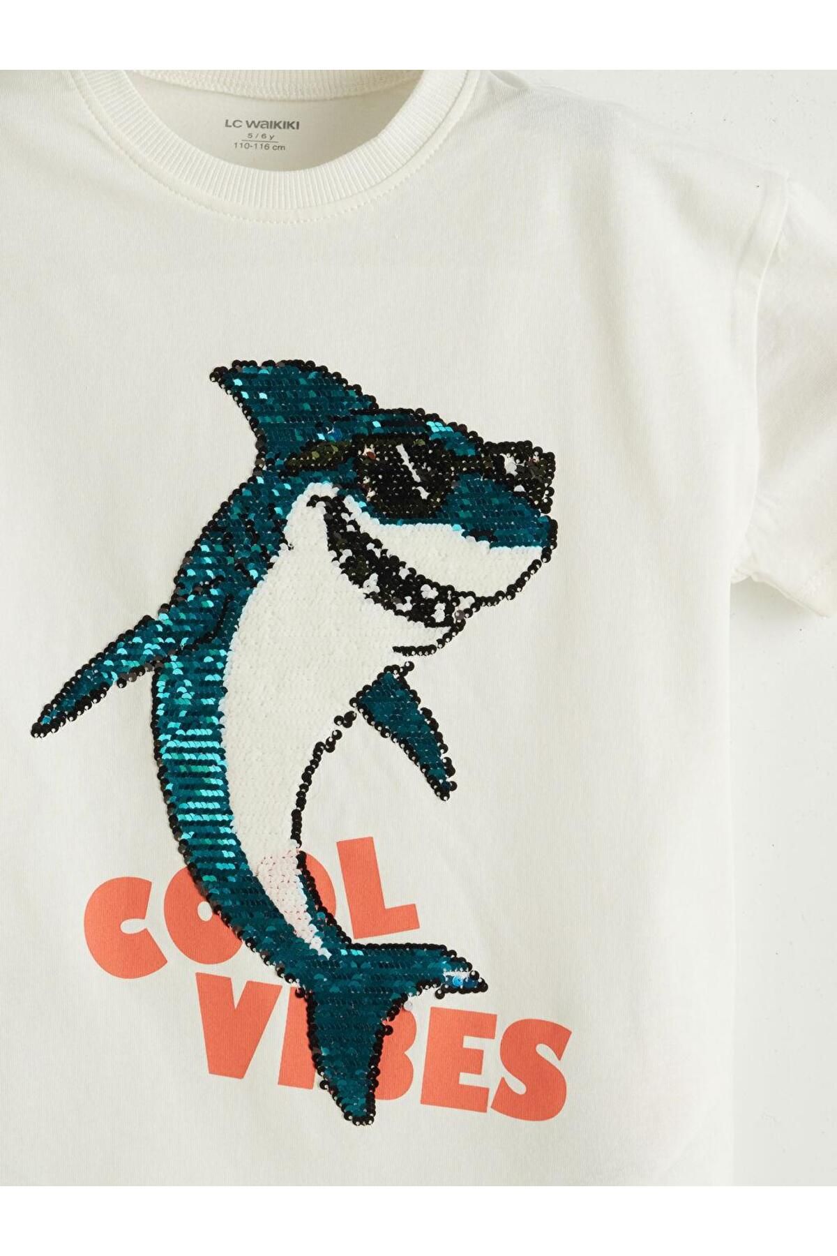 LC Waikiki-Printed Boy's T-Shirt and Shorts 2-Piece (S5) 6