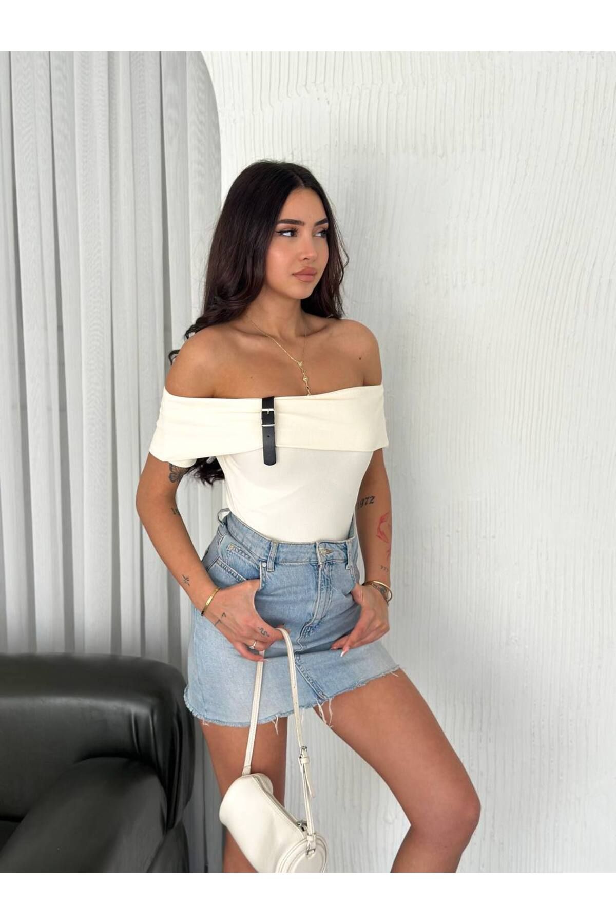 Castivo Fashion Tokalı Off-Shoulder Fit Bluz