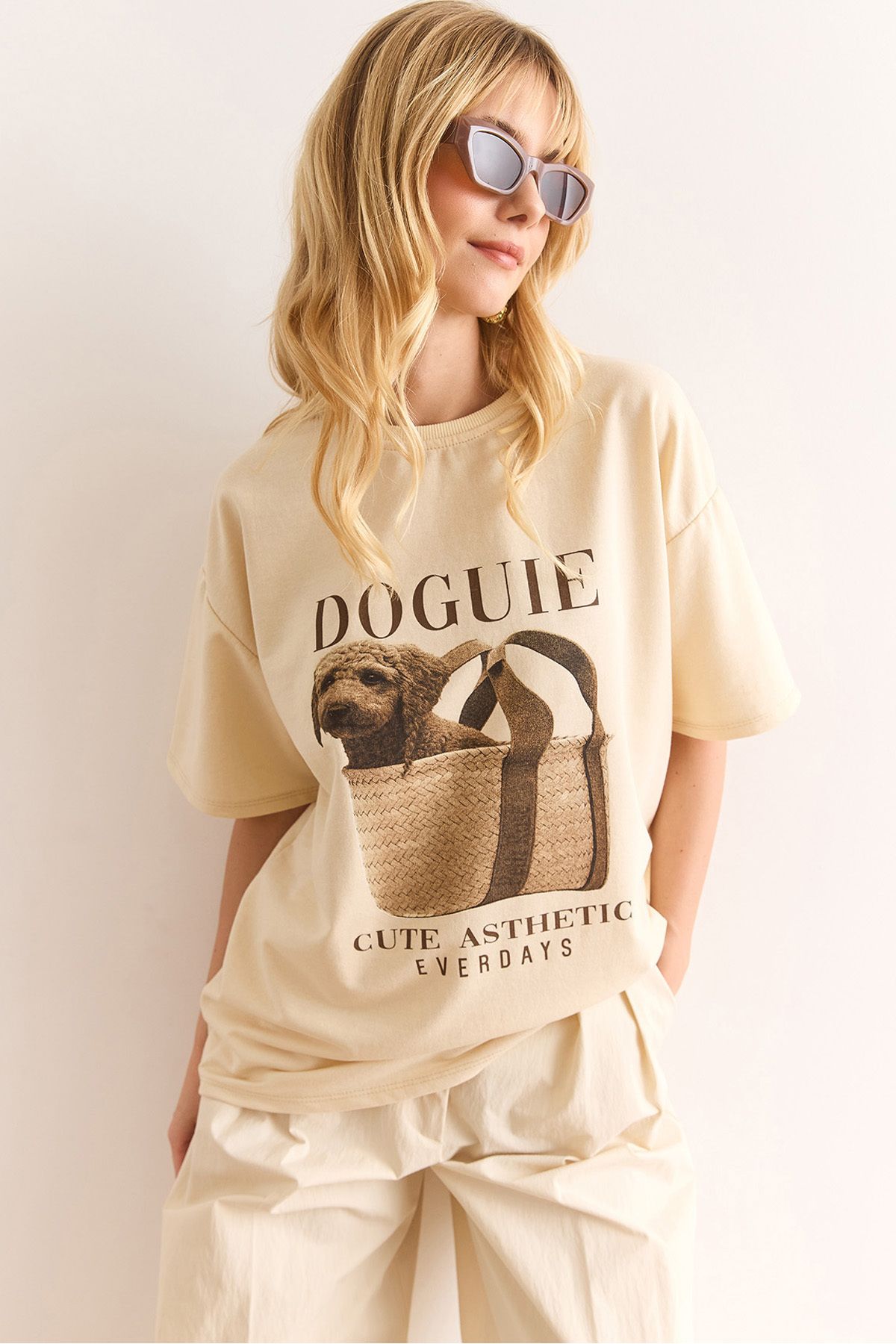 Olalook Kadın Bej Doguie Baskılı 2 İp Relaxed Fit Tişört TSH-19000903