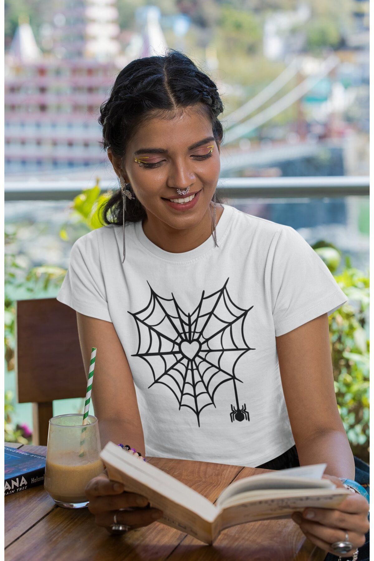Fuddy Moda Kalp Örümcek Baskılı Crop Top, Kadın Spider Temalı Crop Bluz