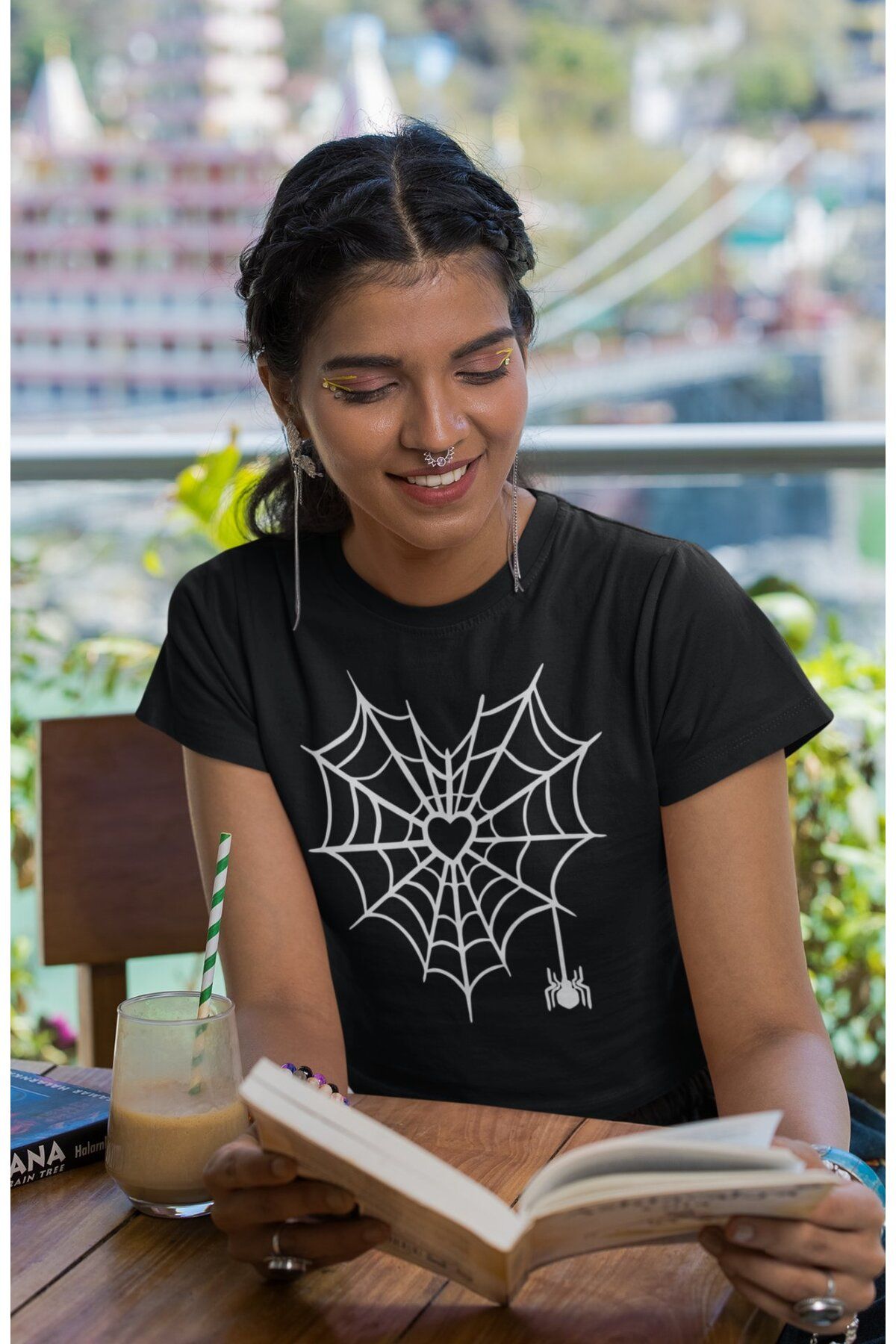 Fuddy Moda Kalp Örümcek Baskılı Crop Top, Kadın Spider Temalı Crop Bluz