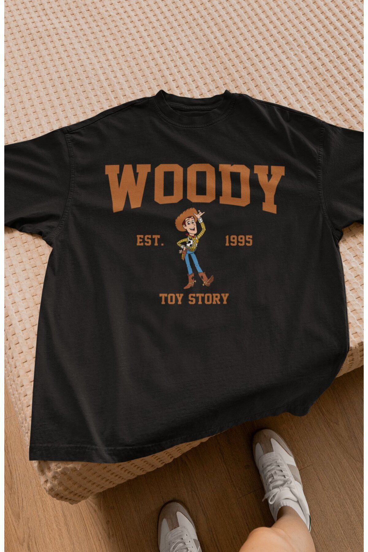 Fuddy Moda Unisex Toy Story Woody 1995 Baskılı Tişört, Oversize Oyuncak Hikayesi Temalı T-Shirt