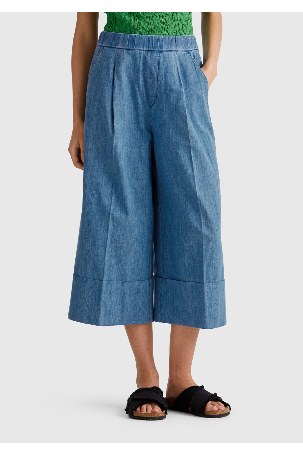 United Colors of Benetton Kadın Açık Mavi Kenevir Karışımlı Beli Lastikli Kısa Bol Paça Denim Pantolon