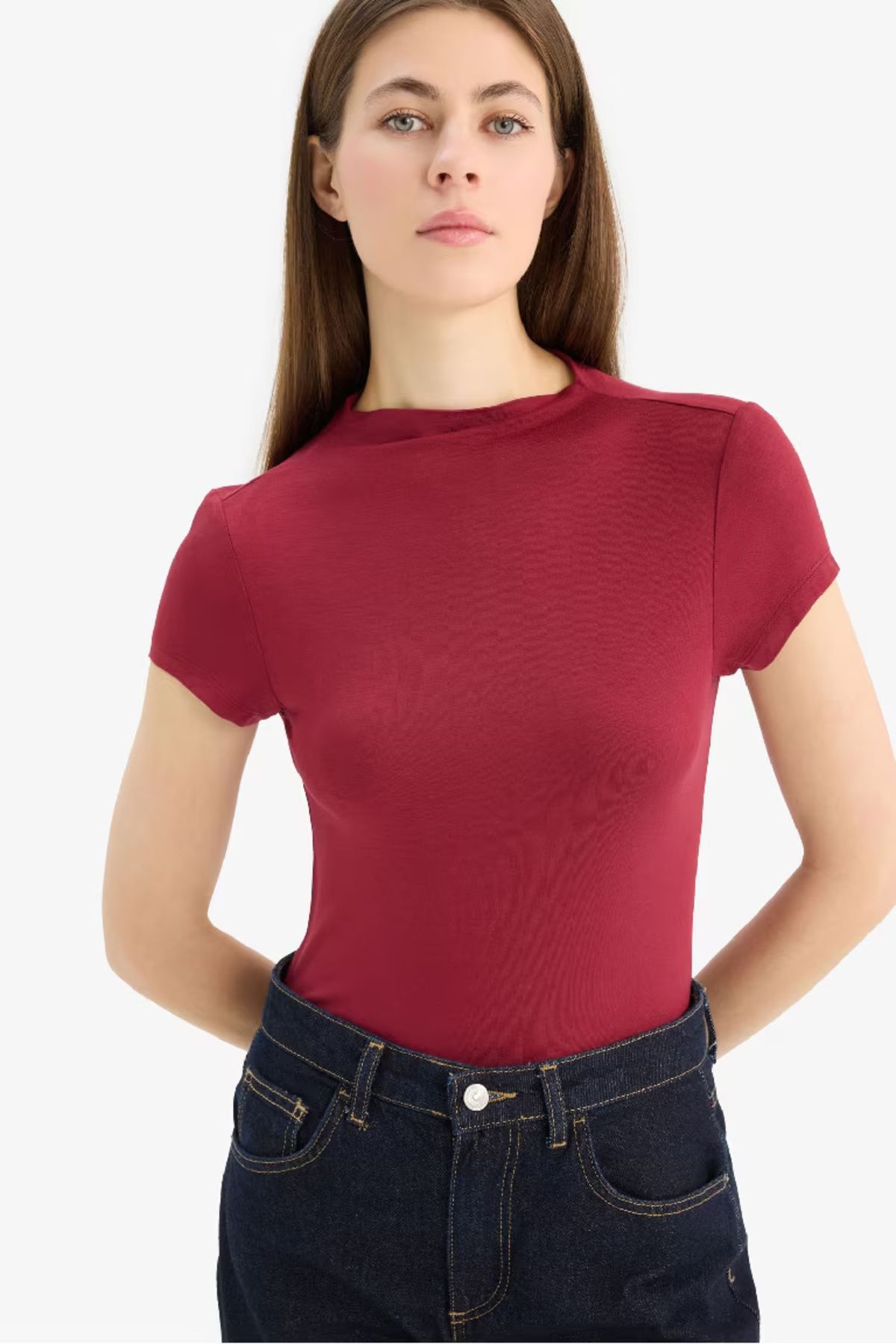 DeFacto Slim Fit Dar Kesim Yarım Balıkçı Yaka Soft Touch Kısa Kollu Tişört