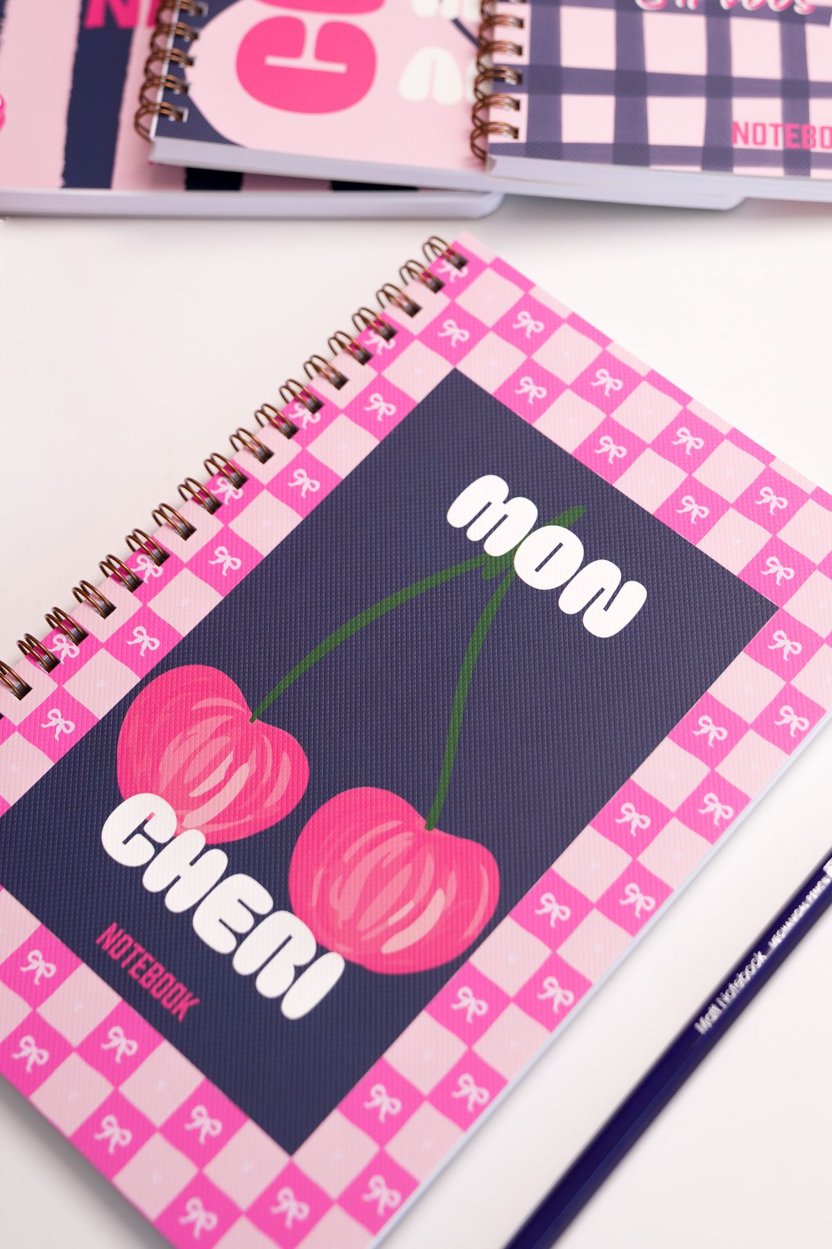 Matt Notebook-دفتر مدرسي حلزوني مقاس A5 80 ورقة، مجموعة من 4 - مربعات 3