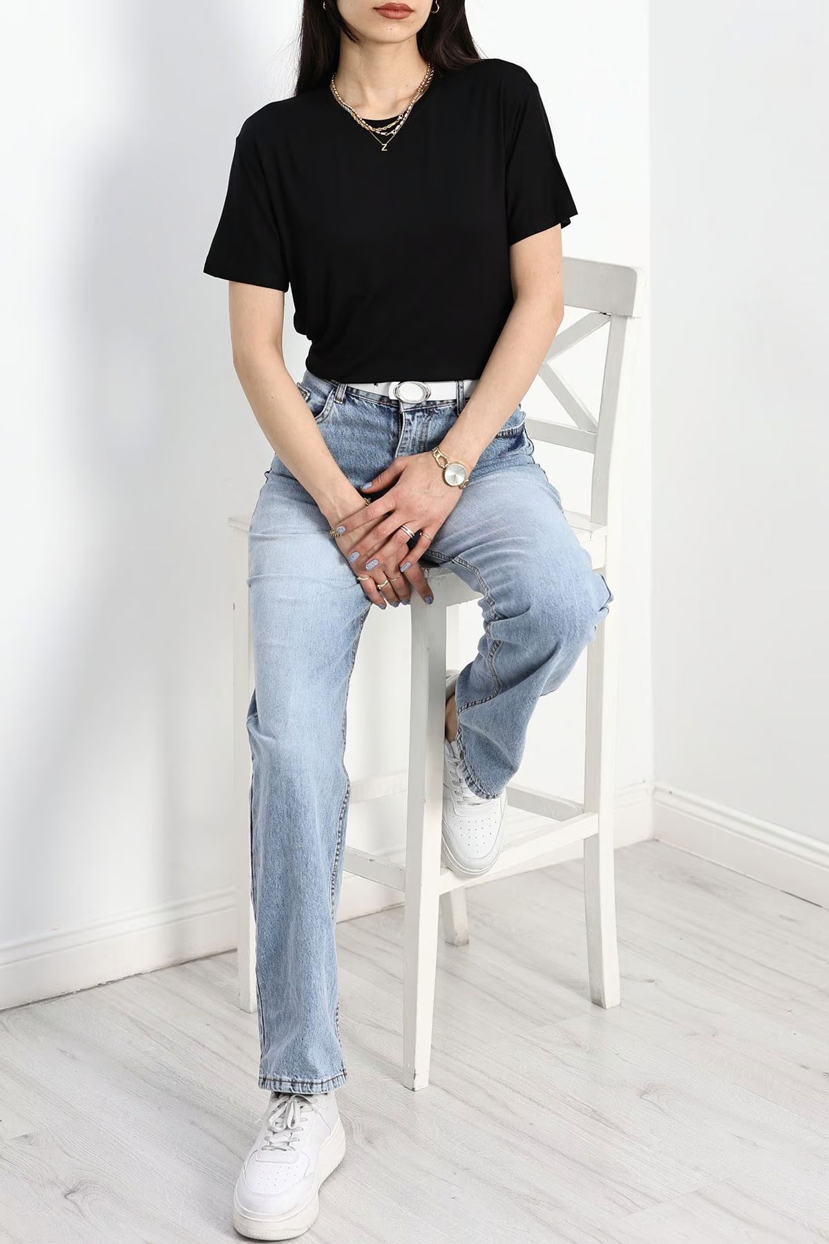 Minoria store Siyah Yanları Yırtmaçlı Tişört