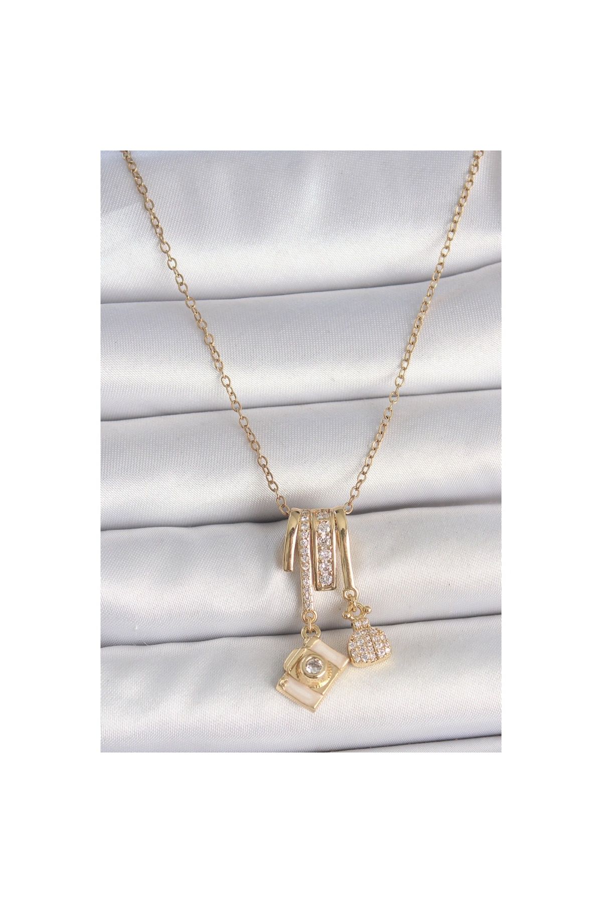 Findit 316L Çelik Gold Renk Zirkon Taşlı Sallantı Fotoğraf Makinası Figür Charm Kadın Kolye