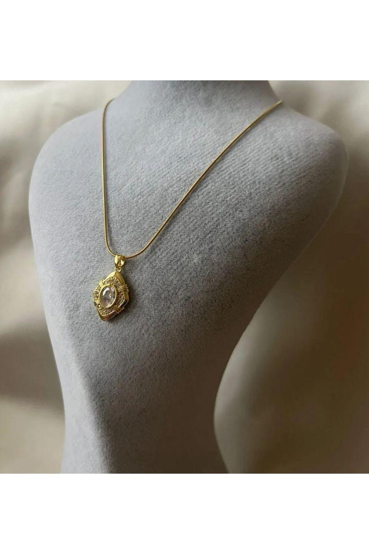 monza Taşlı Vintage Ayasofya Model Kolye