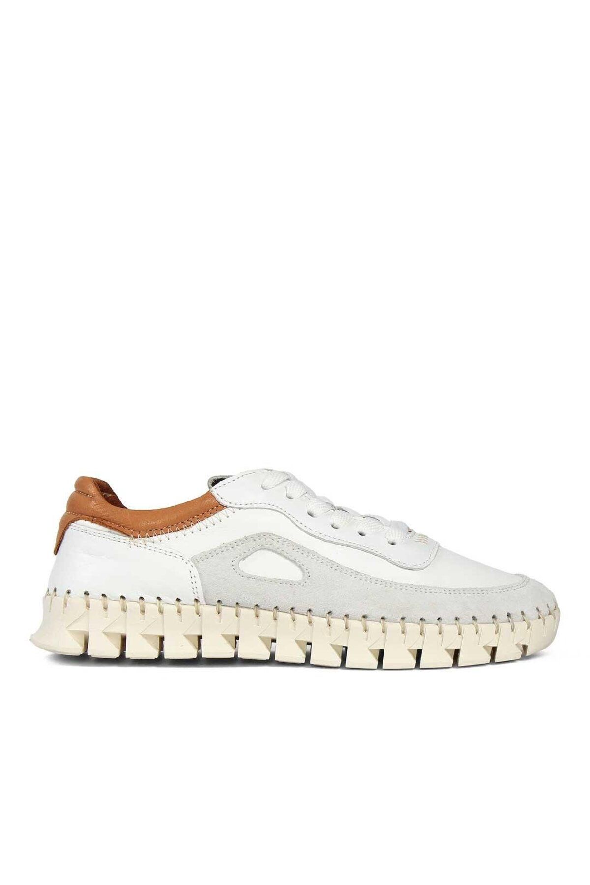 Celal Gültekin Kadın Beyaz Bağcıklı Kalın Tabanlı Süet Deri Sneaker
