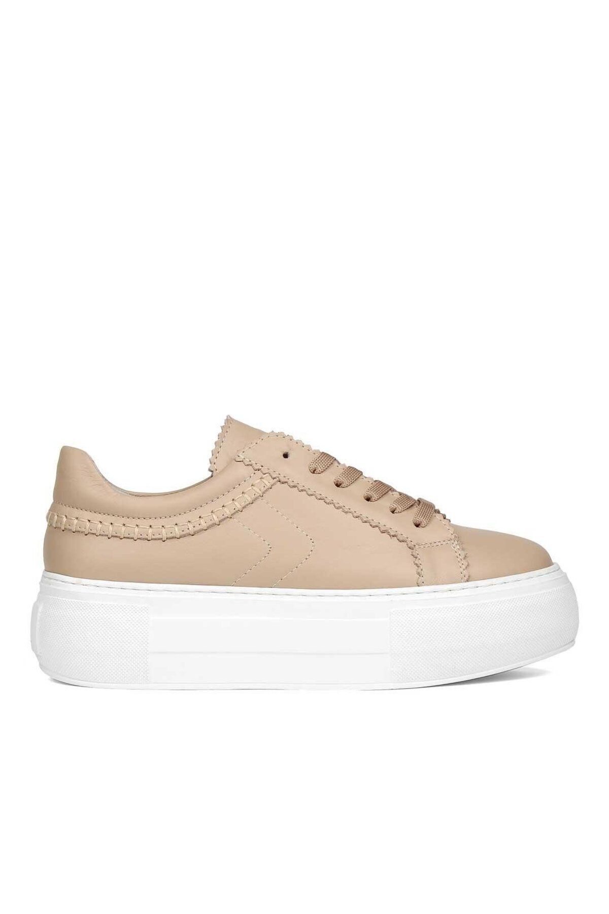 Celal Gültekin Kadın Pudra Bağcıklı Kalın Tabanlı Deri Sneaker