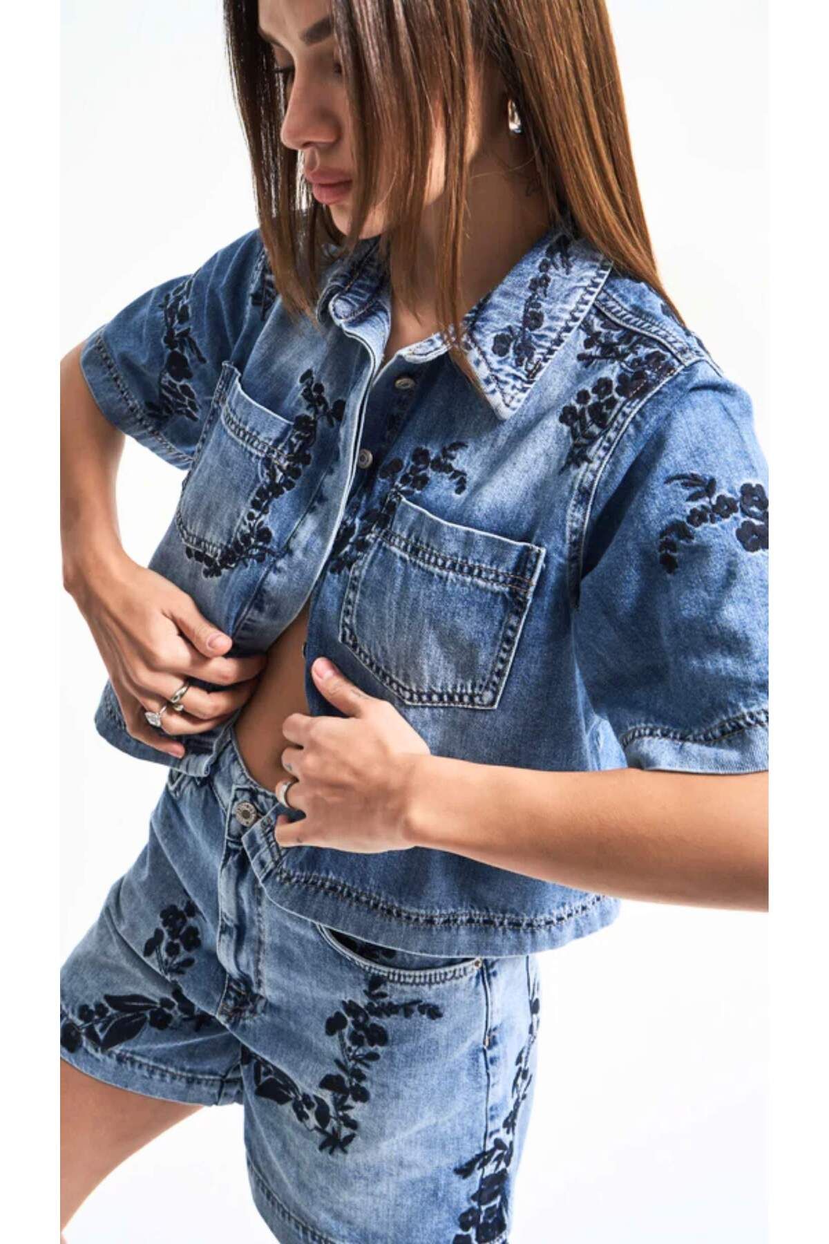 STLB Nakış İşletmeli Kısa Kollu Kısa Denim Gömlek