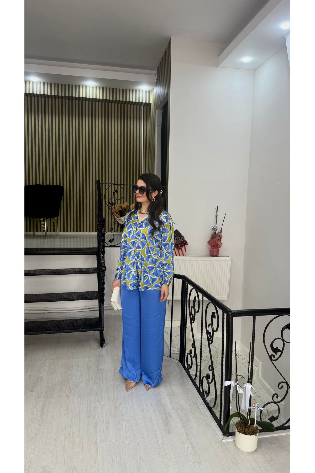 Butik Mavili yeşilli çiçekli saten gömlek pantolon ikili takım