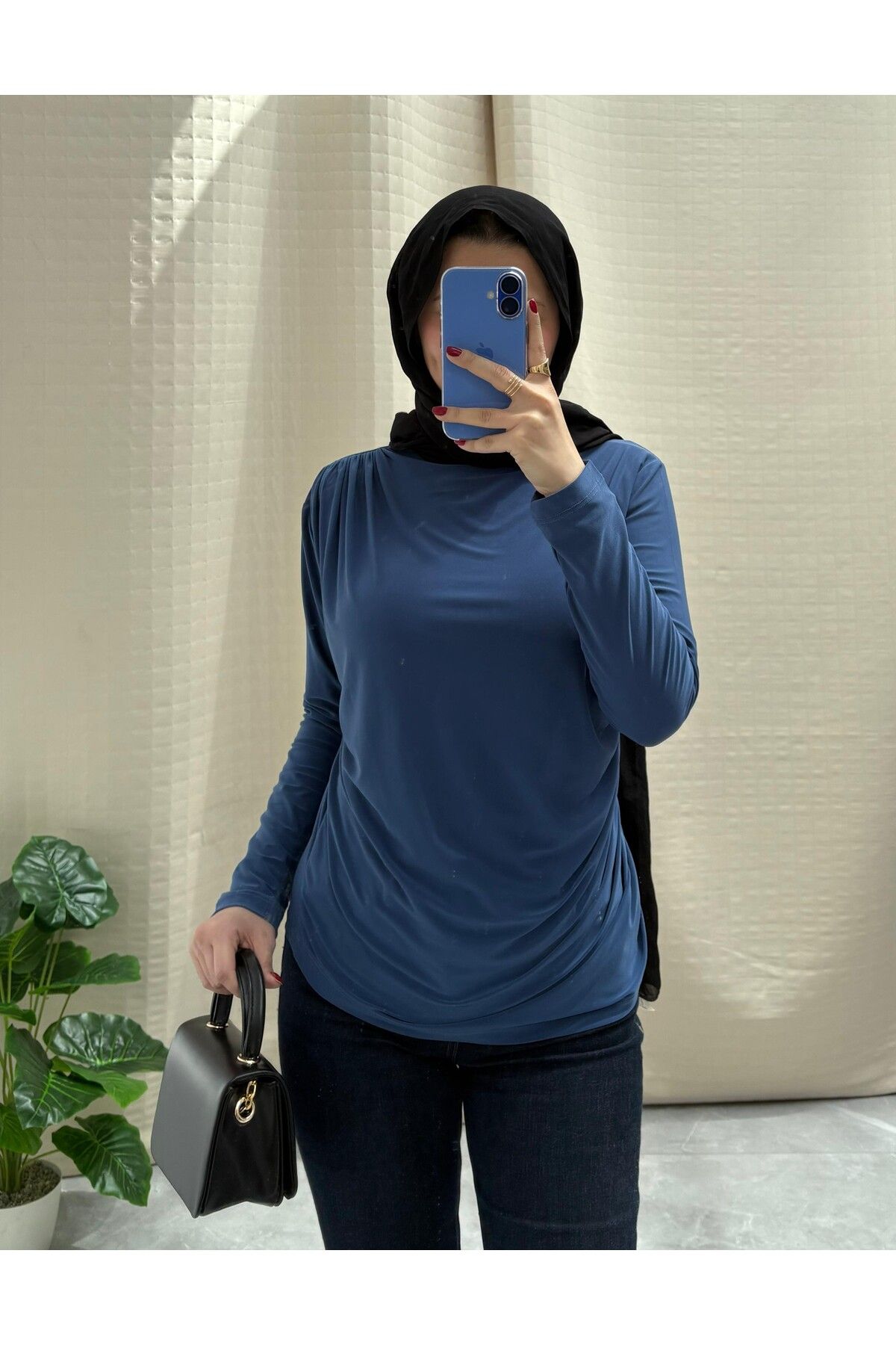 NİSUM MODA OMUZ VE BEL BÜZGÜ DETAYLI SANDY BLUZ