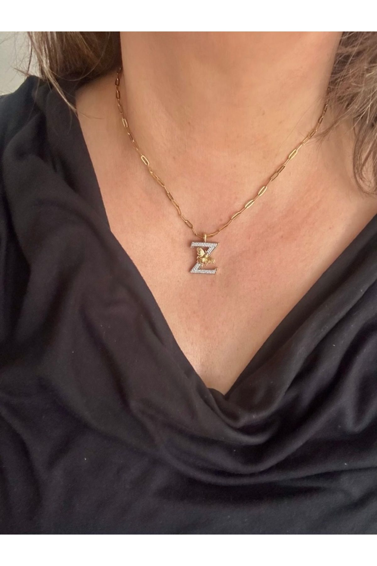 ALS Tasarım Dünyası Kadın Çelik Gold Renk İç İçe Geçirmeli Zincir Ucu A Harf Zirkon Taşlı Kenarı Arı Kolye 40+5 Cm
