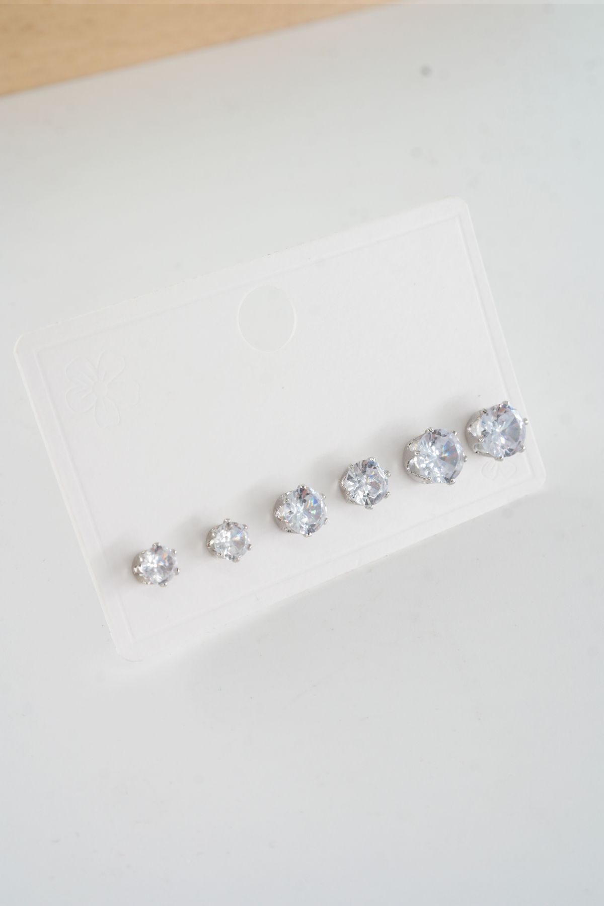 ARTEMİSİA Kadın Vip Seri 3 boy Baget Zirkon Taşlı 6'lı Küpe 3mm 4mm 5mm