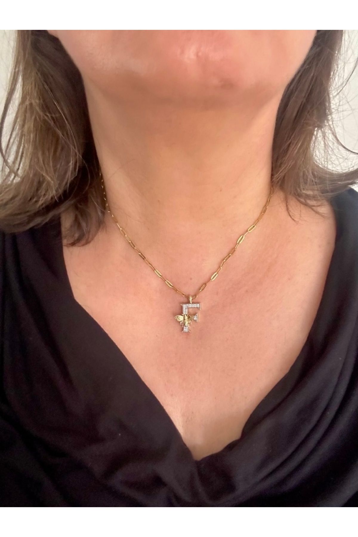 ALS Tasarım Dünyası Kadın Çelik Gold Renk İç İçe Geçirmeli Zincir Ucu A Harf Zirkon Taşlı Kenarı Arı Kolye 40+5 Cm
