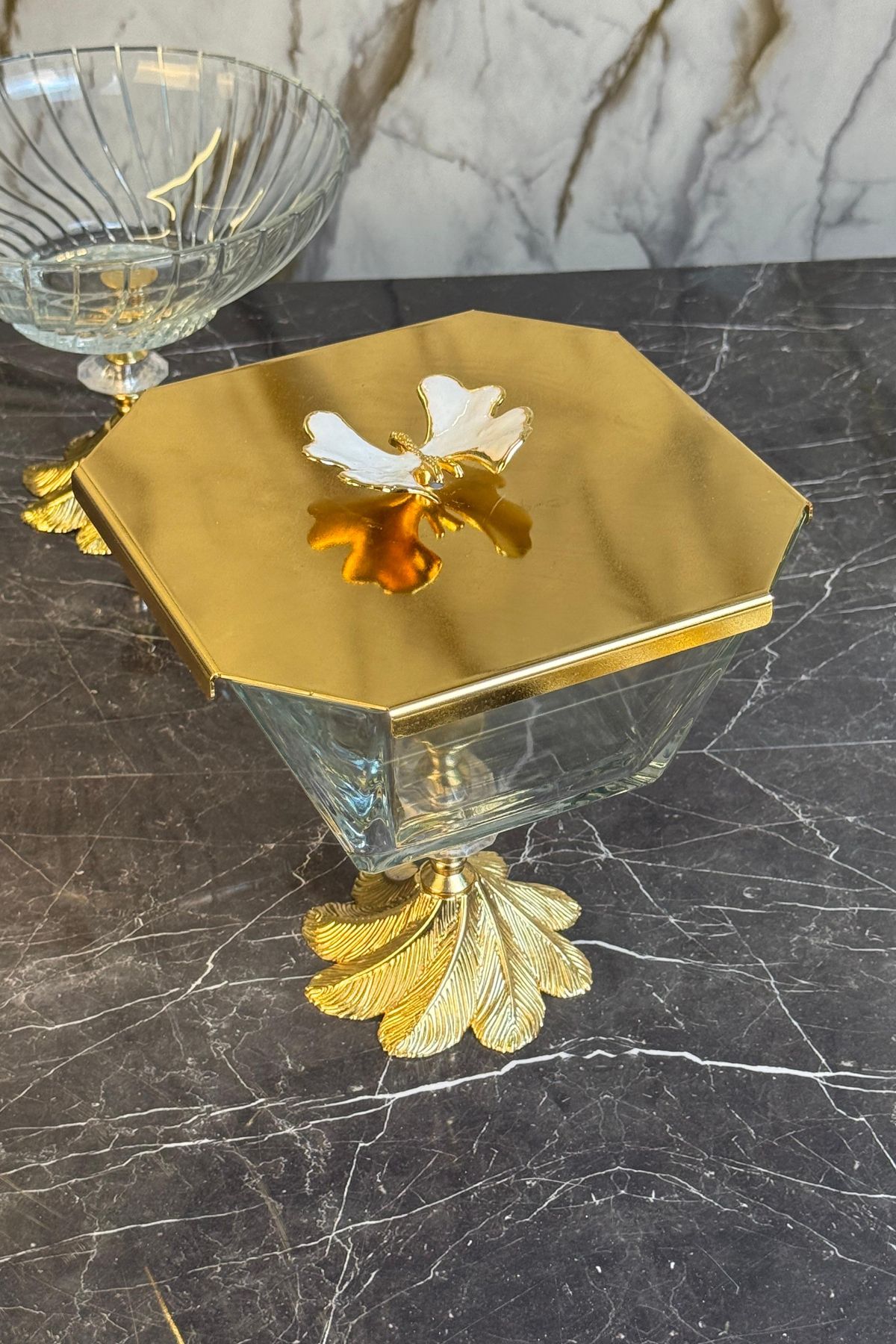 MAY HOME WB Detaylı Karen Metal Kapaklı Cam Kase & Meyve Salata Sunumluğu