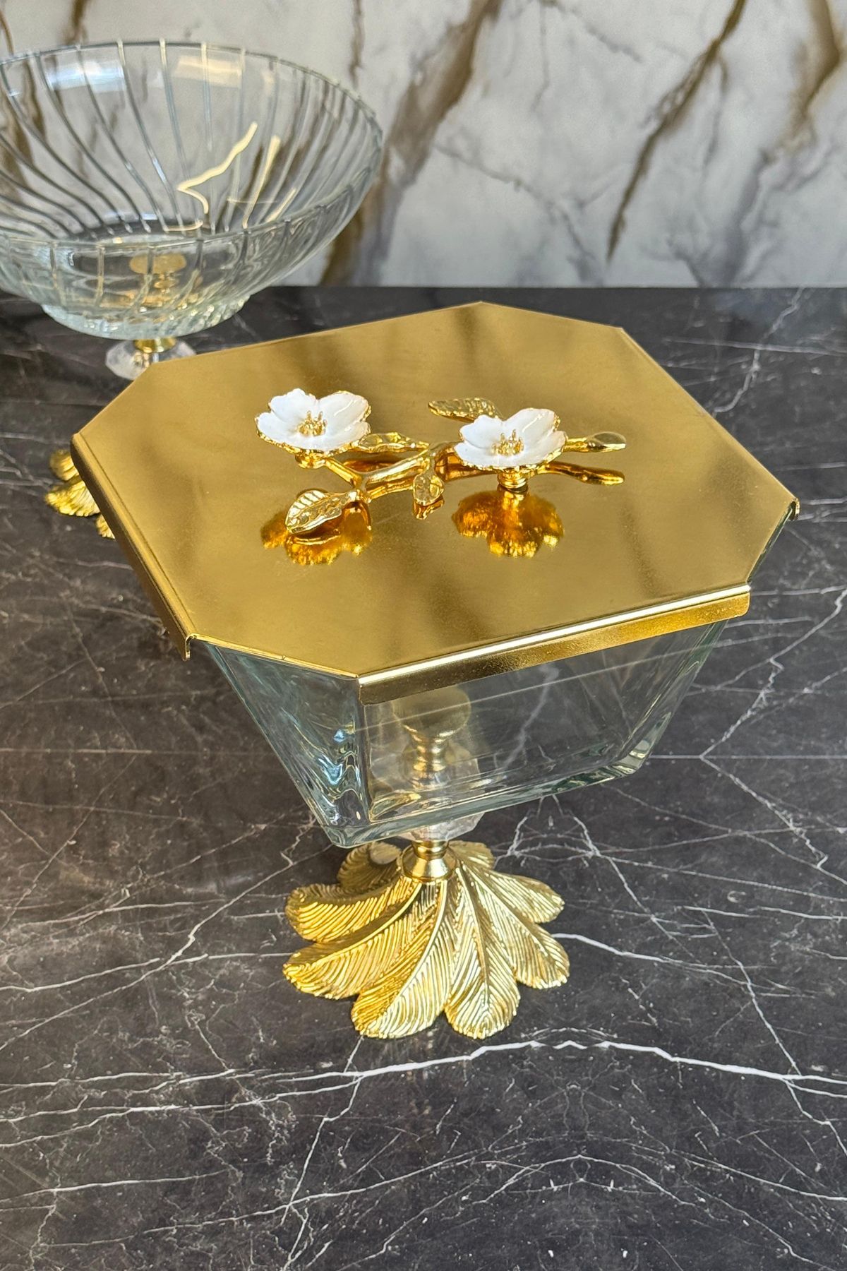 MAY HOME Laleza Detaylı Karen Metal Kapaklı Cam Kase & Meyve Salata Sunumluğu