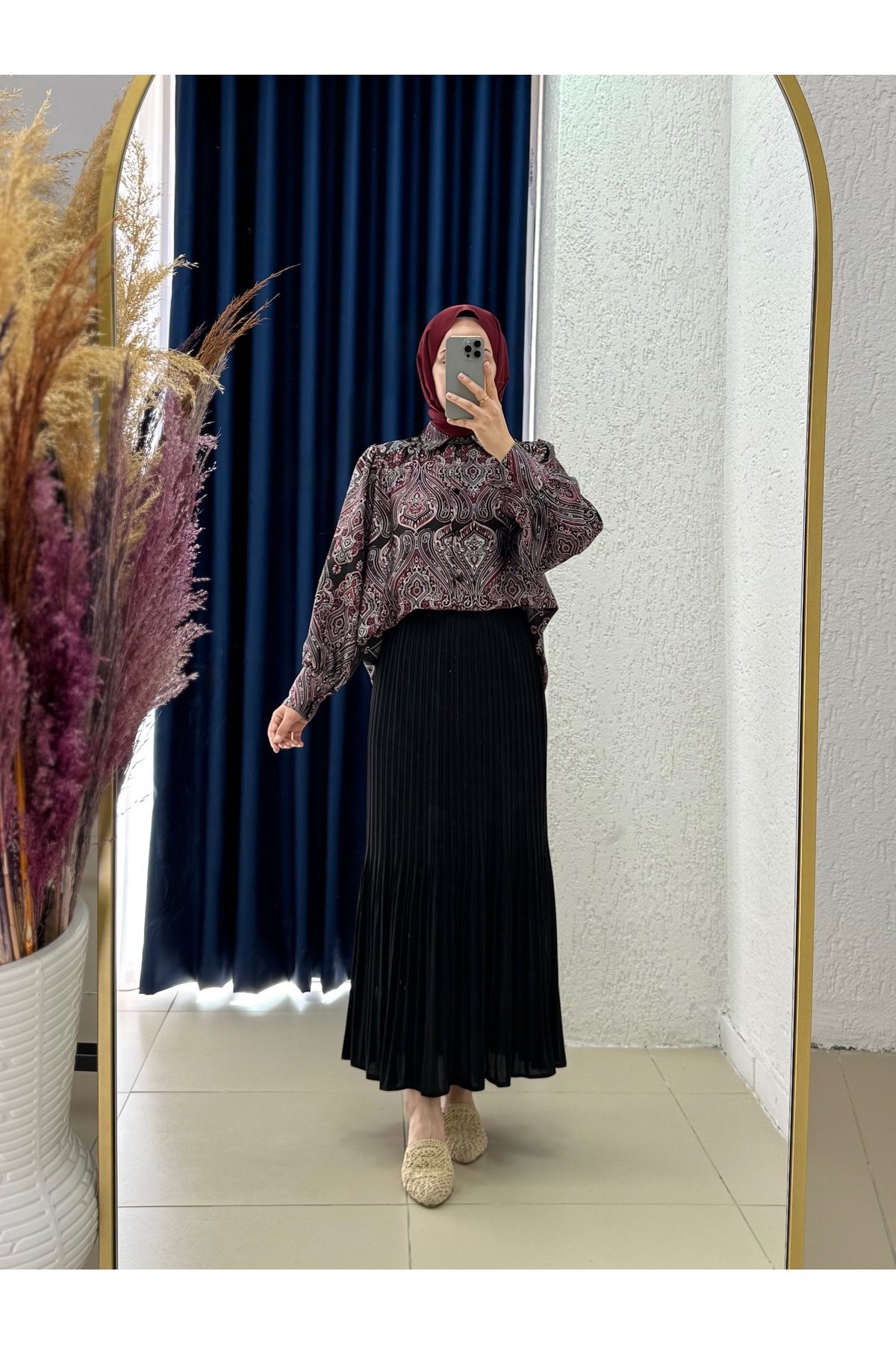 Ebrar Store Velesia Gömleği Desenli Eteği Piliseli Saten Takım-BY71029 Siyah