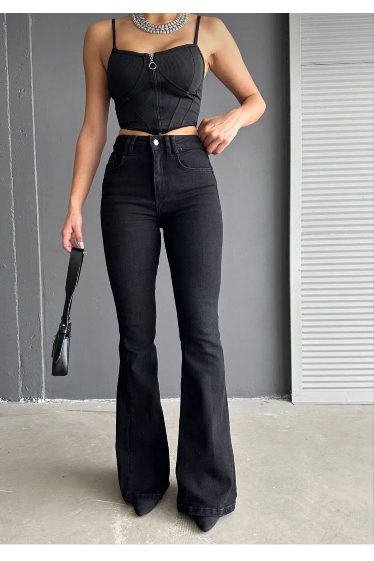CİHAN PAPEL Siyah Yüksekbel Likralı Ispanyol Paça Jeans