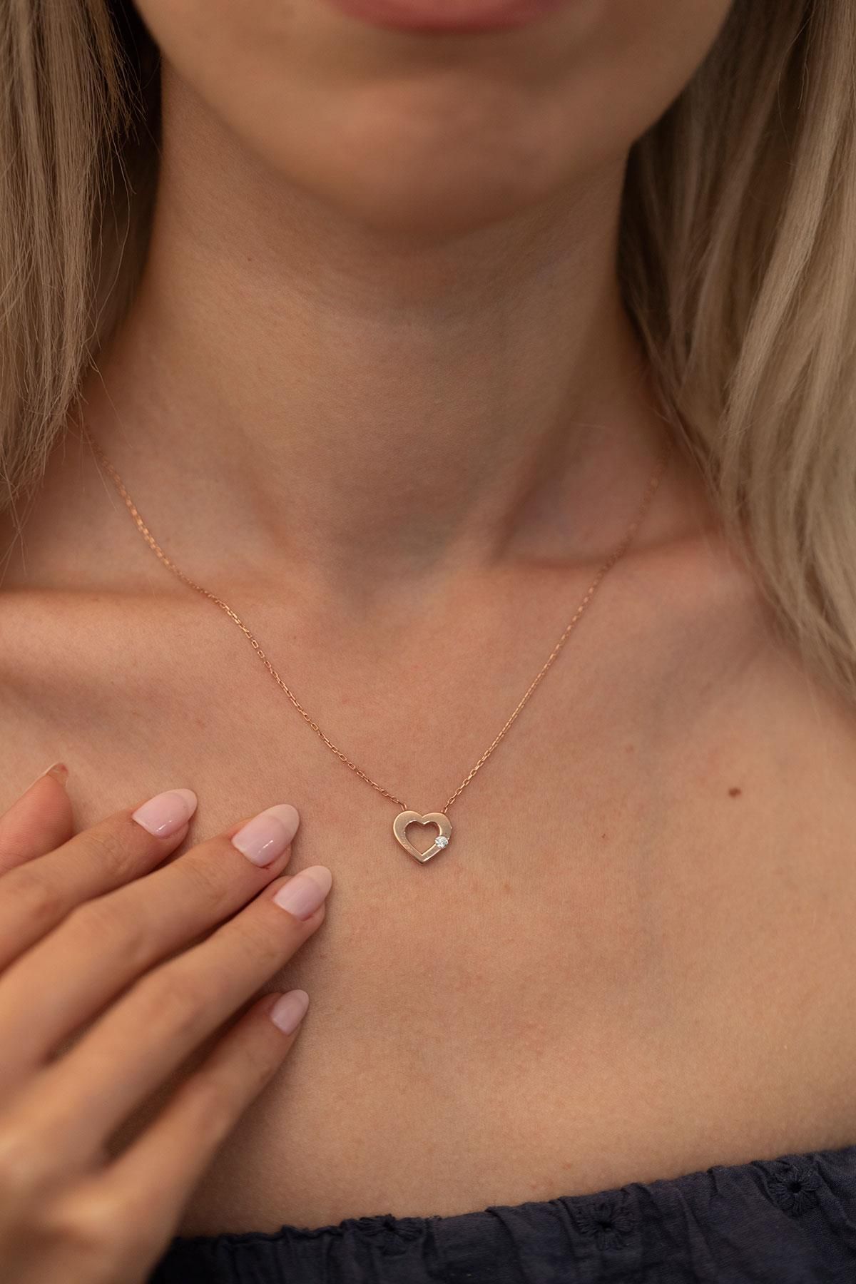 Ninova Silver Kalp ve Tektaş Model Rose Kaplama Gümüş Zirconia Kolye