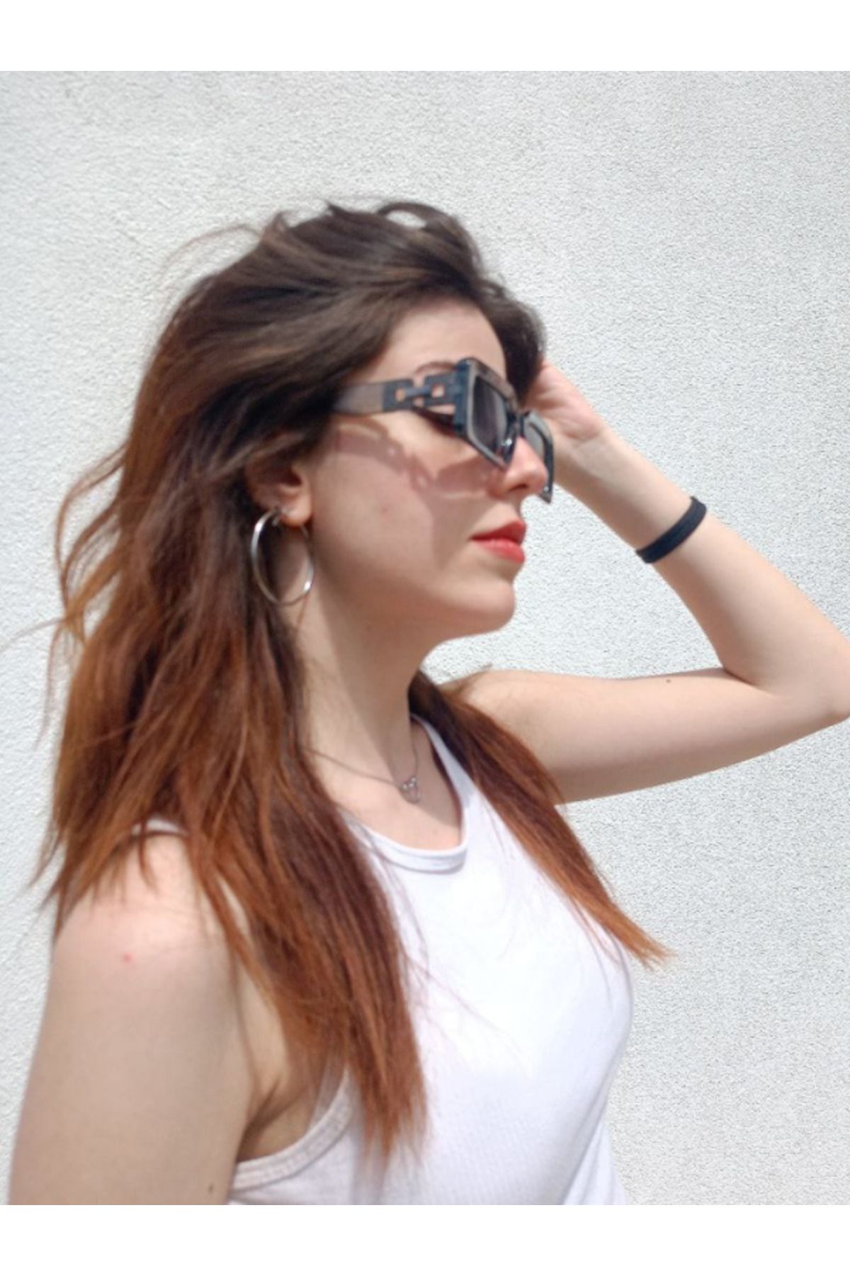 Sunglasses Kadın Füme Çerçeve Altın Zincir Detaylı Şık Güneş Gözlüğü