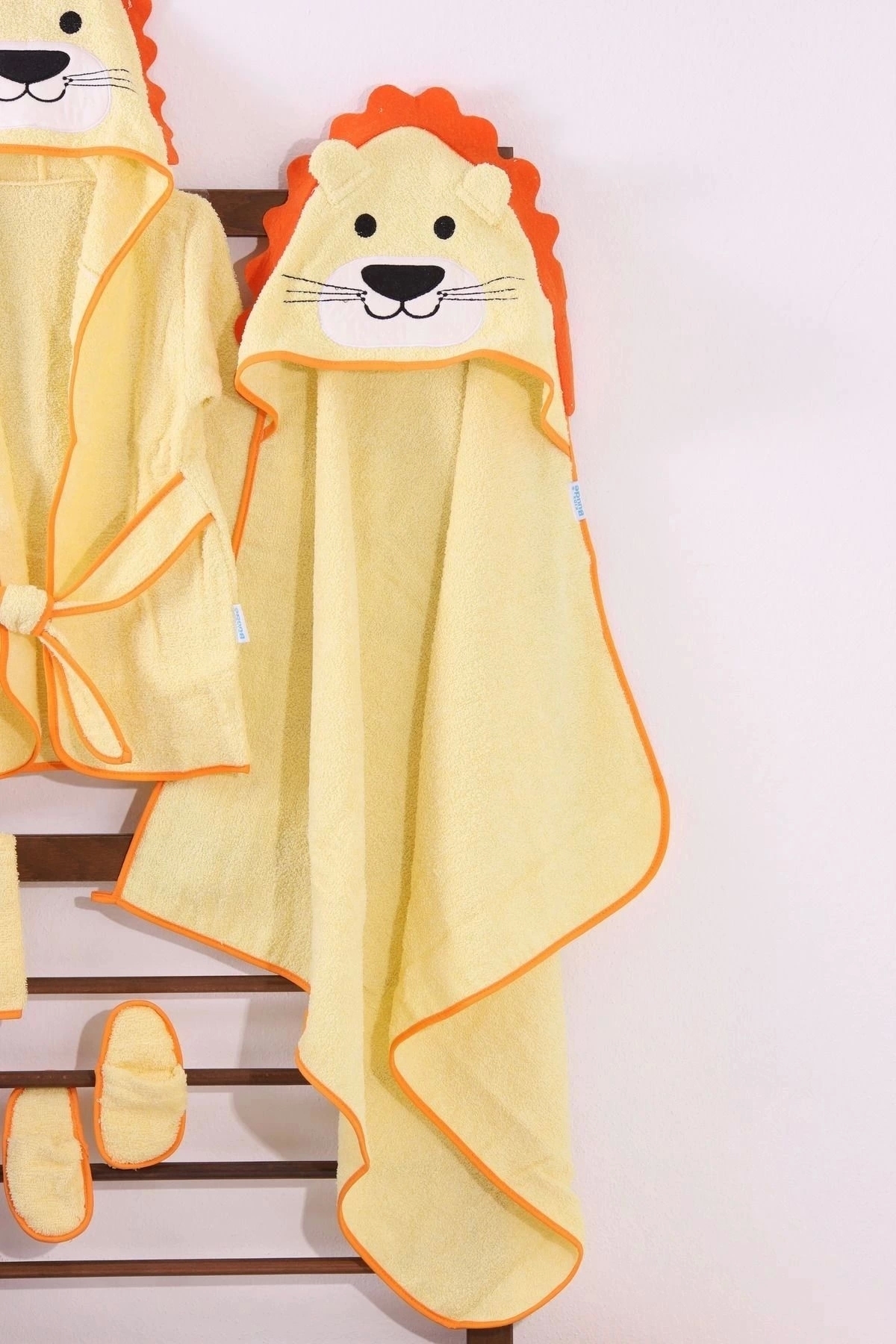 Buude Kids Aslan Figürlü 4 Parça Unisex Bornoz Seti fotoğrafı 5 (önizleme)