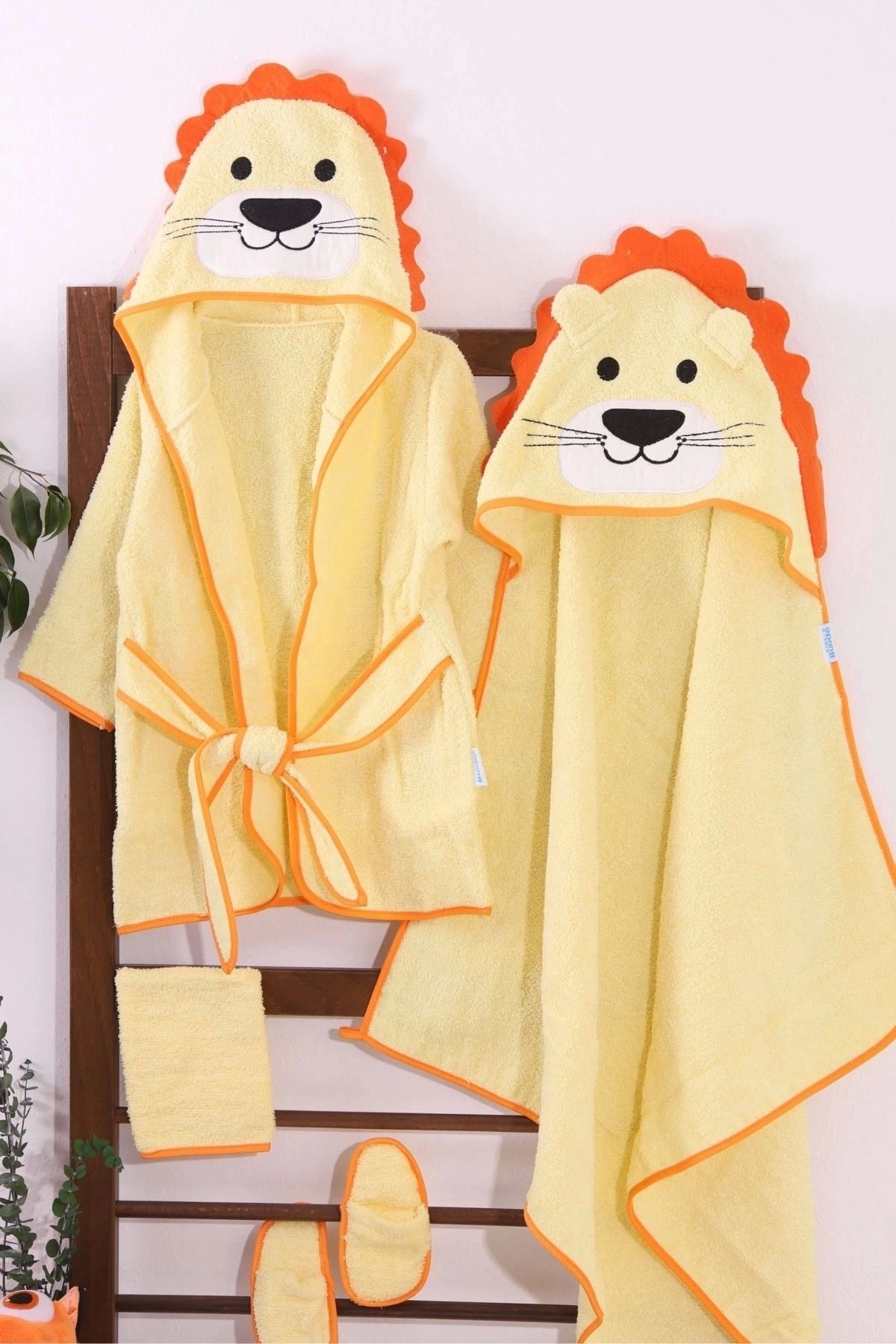 Buude Kids Aslan Figürlü 4 Parça Unisex Bornoz Seti fotoğrafı 4 (önizleme)