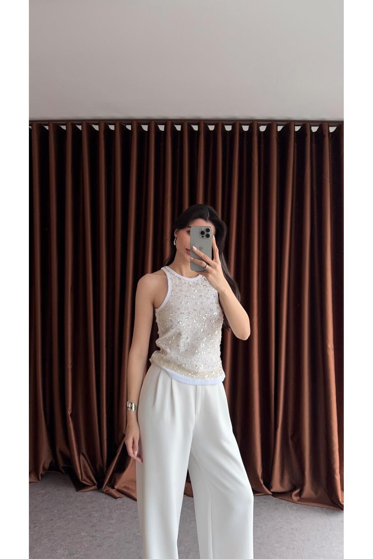 HAZELANNA Halter Yaka Taşlı Ekru Bluz