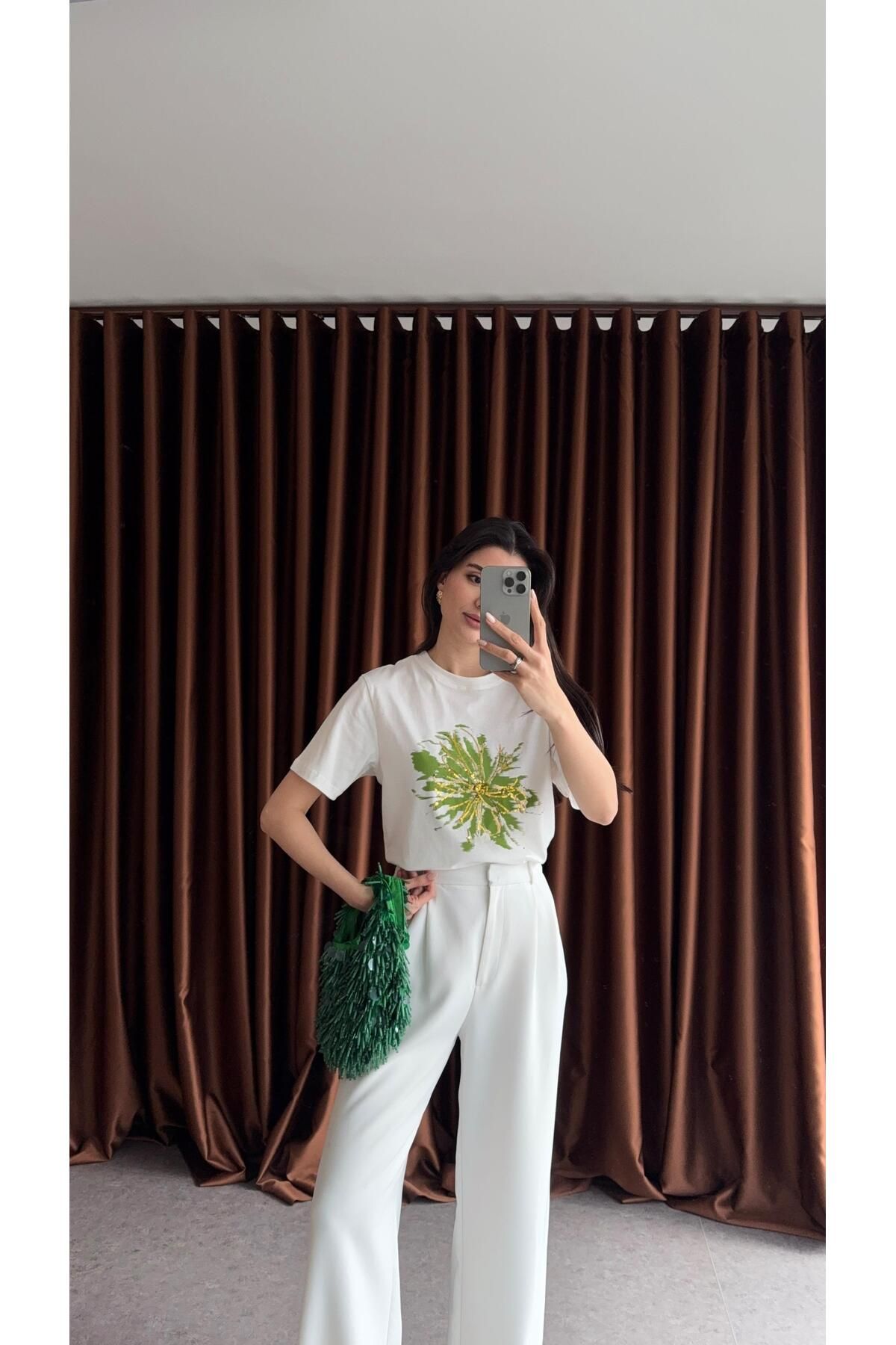 HAZELANNA Gold Pullu Beyaz Tshirt