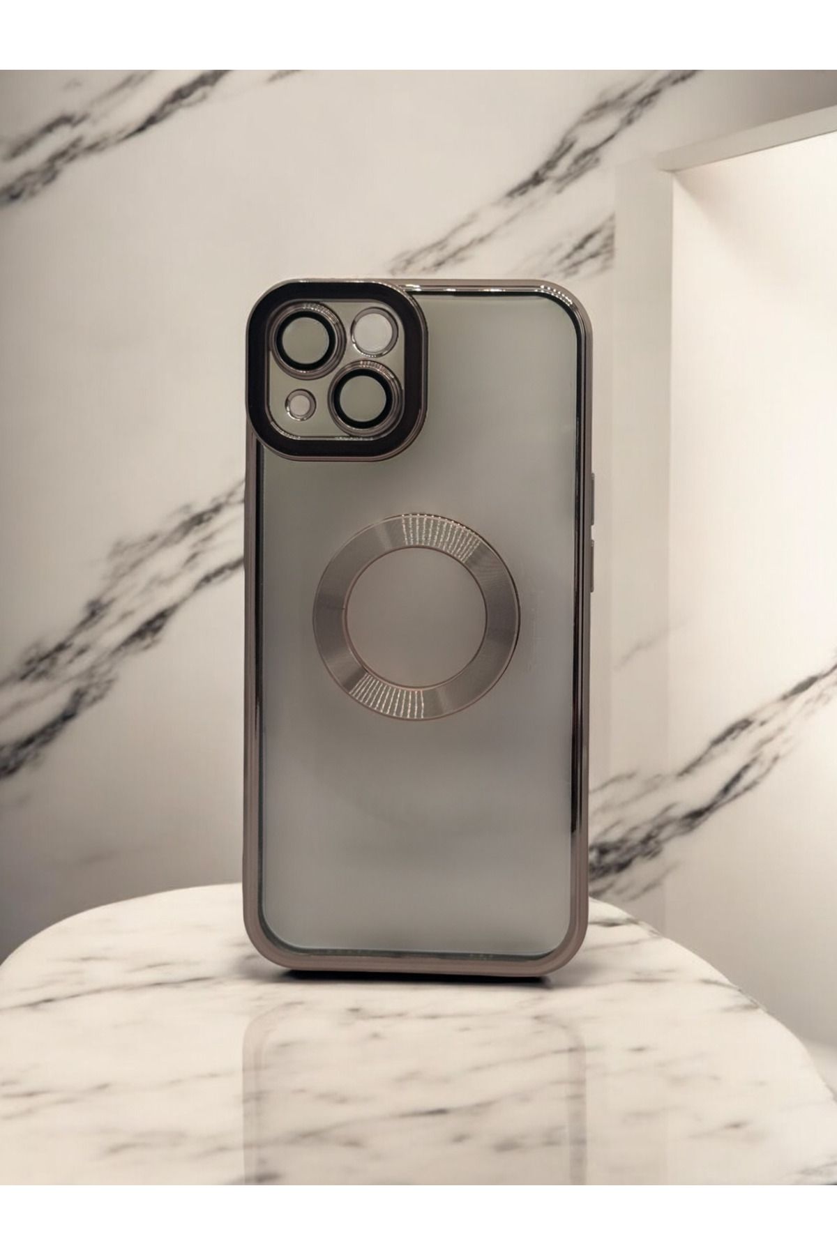 DUBİGOLD İPHONE 13 UYUMLU KAMERA KORUMALI LOGO GÖSTEREN OMEGA KILIF