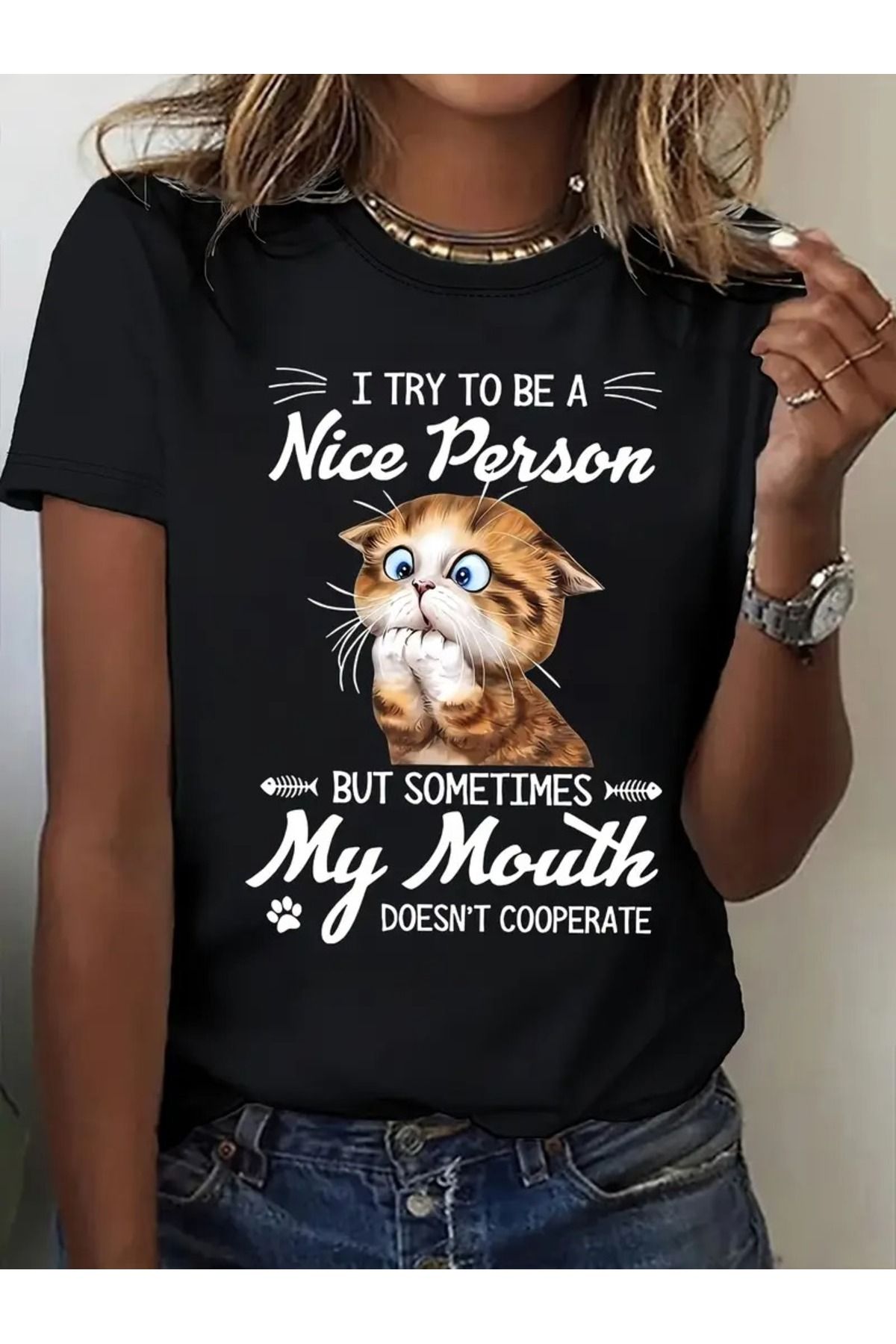 aynewmoda Kadın "Nazik Olmaya Çalışıyorum" Komik Kedi Baskılı Tişört - %100 Pamuk, Yuvarlak Yaka