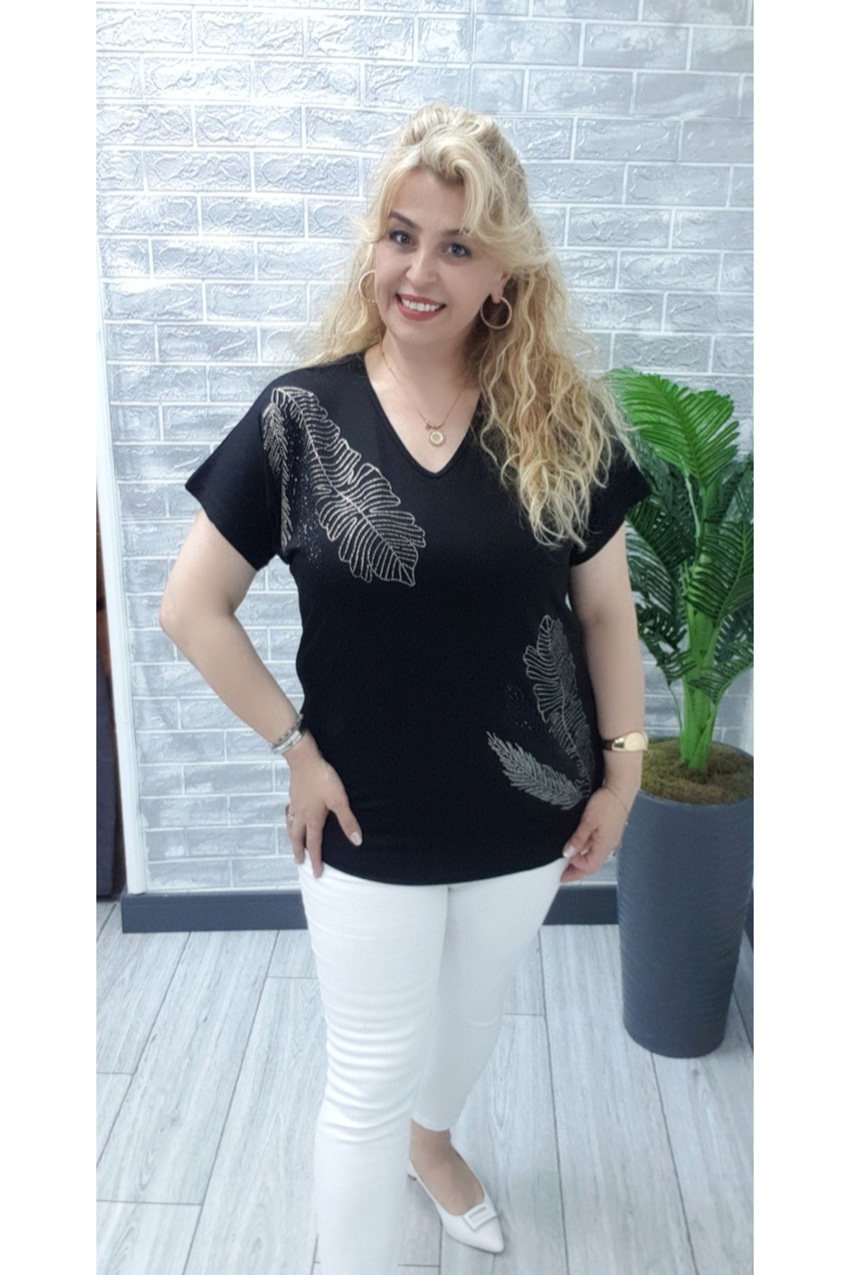 Esina Kadın Viskon Bluz Taş Detaylı