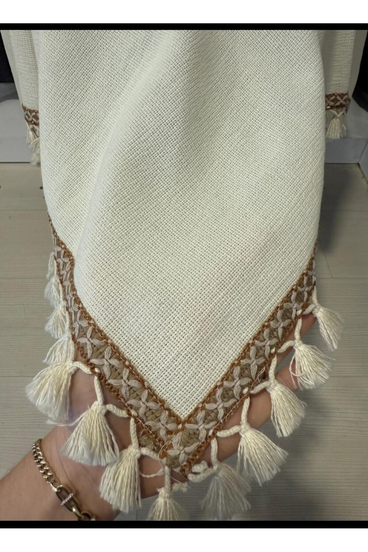 Demet Çeyiz Aksesuar-Table Cloth 90*90 Ecru 5
