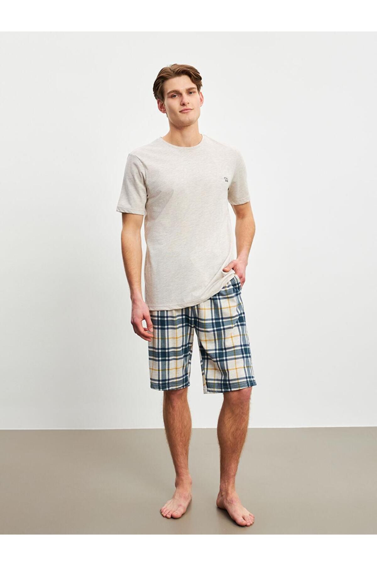LC Waikiki-Standard Fit Men's Pajama Set with Shorts 2